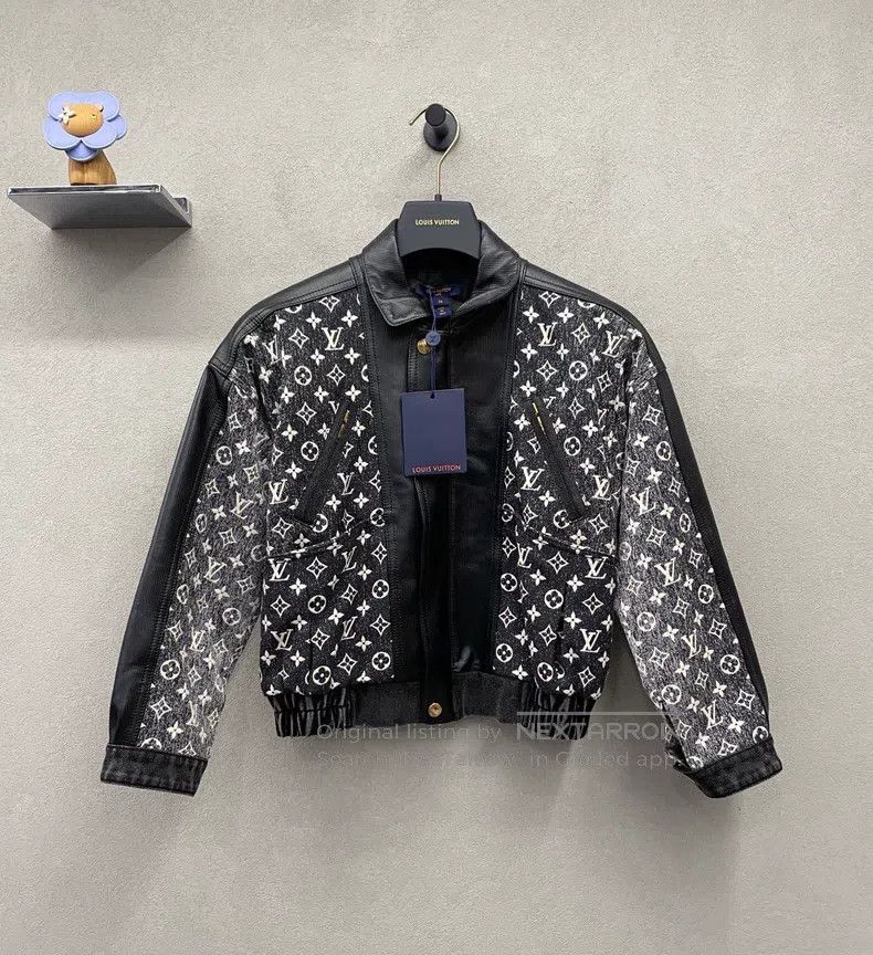 Louis Vuitton Louis Vuitton Floral paneled leather bomber jacket Size XS / US 0-2 / IT 36-38 - 1 Thumbnail