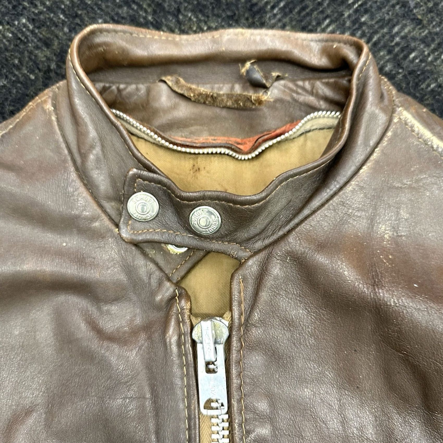 Schott VINTAGE Schott Brown Leather Cafe Racer Motorcycle Jacket 60/70s Distressed M/L Size US M / EU 48-50 / 2 - 2 Thumbnail