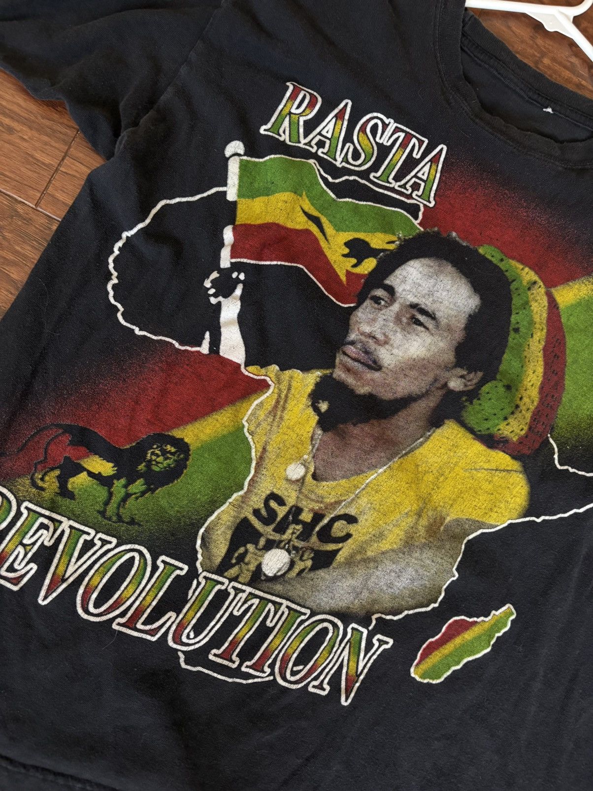 Vintage Vintage 90's Bob Marley "Rasta Revolution" Tee Size US M / EU 48-50 / 2 - 2 Thumbnail