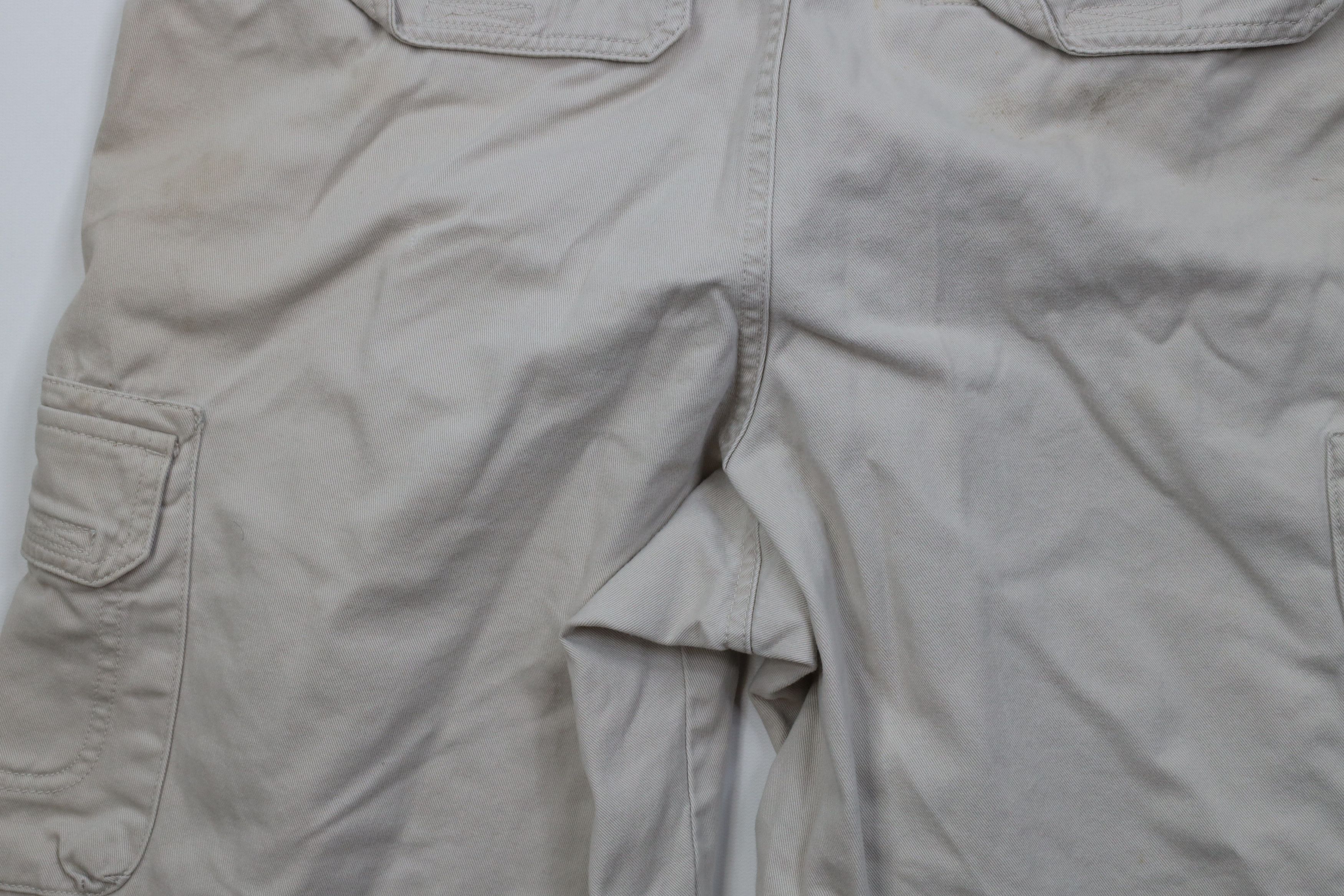 Eddie Bauer Vintage Eddie Bauer Heavyweight Cargo Shorts Beige Cotton Size US 35 - 12 Thumbnail