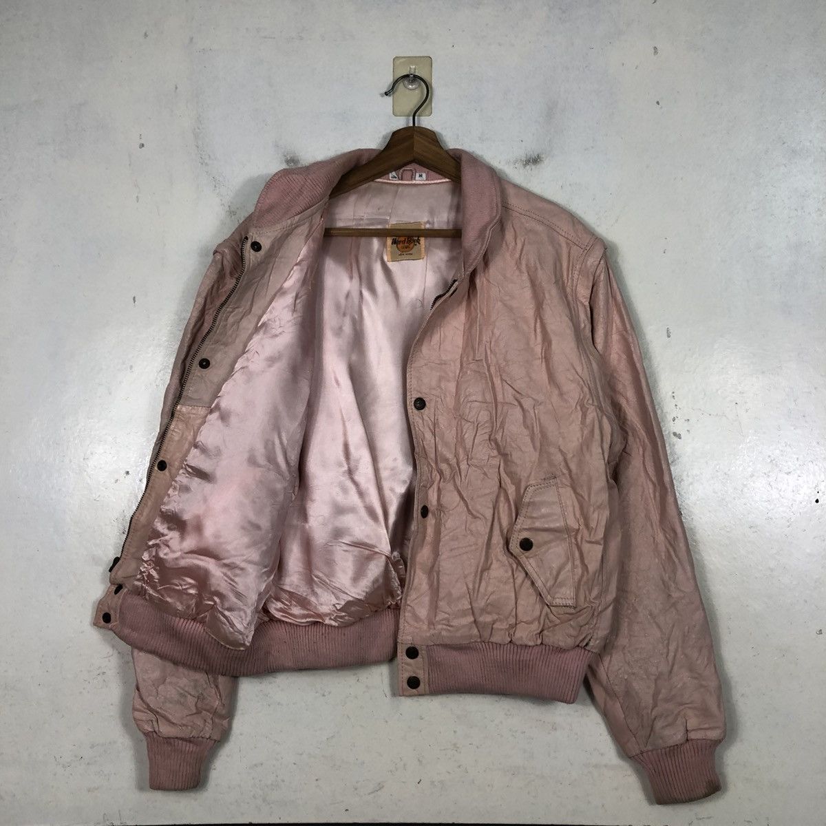 Vintage Vintage Bomber Leather Jacket Hard Rock Cafe New York Size US M / EU 48-50 / 2 - 14 Thumbnail