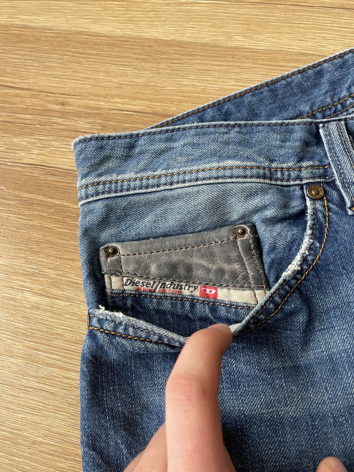 Diesel 90s Diesel Distressed Denim Jeans Y2K Grunge Straight Fit Size US 34 / EU 50 - 13 Thumbnail