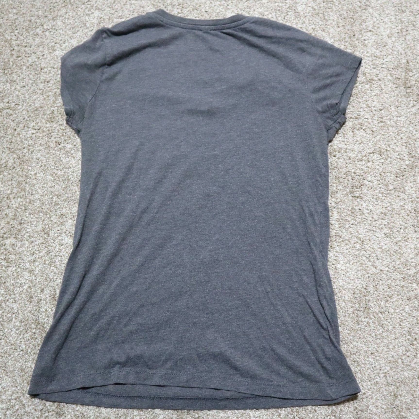 Disney Disney The Lion King T-Shirt Teens Juniors V-Neck Charcoal Gray L Shirt Girls Women Men Size L / US 10 / IT 46 - 5 Thumbnail