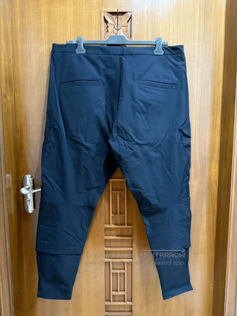 Acronym Acronym size L Black jeans Size US 37 - 2 Thumbnail