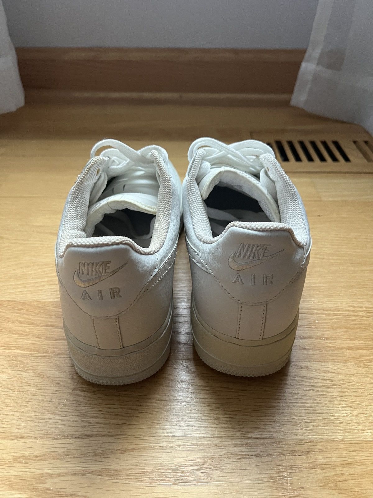 Vintage Vintage 2004 Nike Air Force 1 White/White Size 9 Size US 9 / EU 42 - 5 Thumbnail