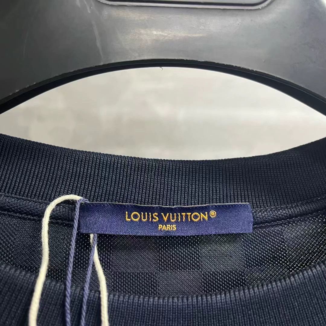 Louis Vuitton louis vuitton navy blue embroidered t-shirt Size US XXL / EU 58 / 5 - 3 Thumbnail