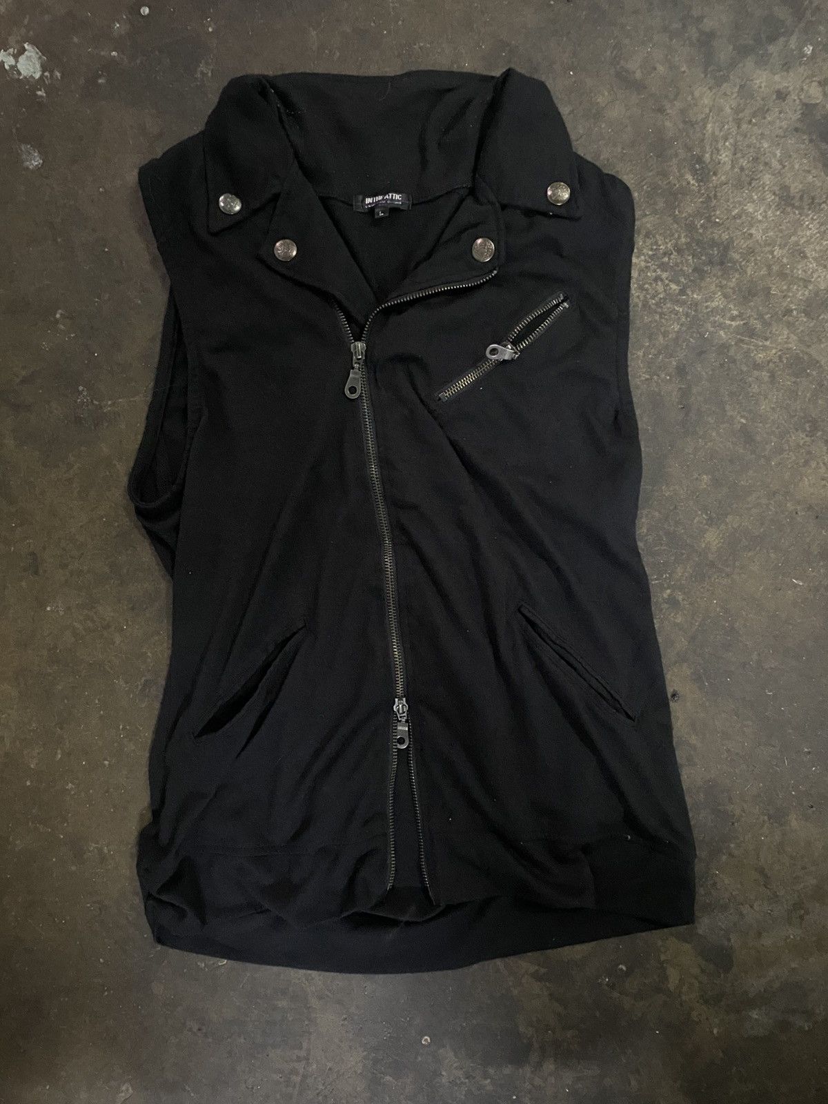 In The Attic In the attic vest punk Size US L / EU 52-54 / 3 - 1 Thumbnail
