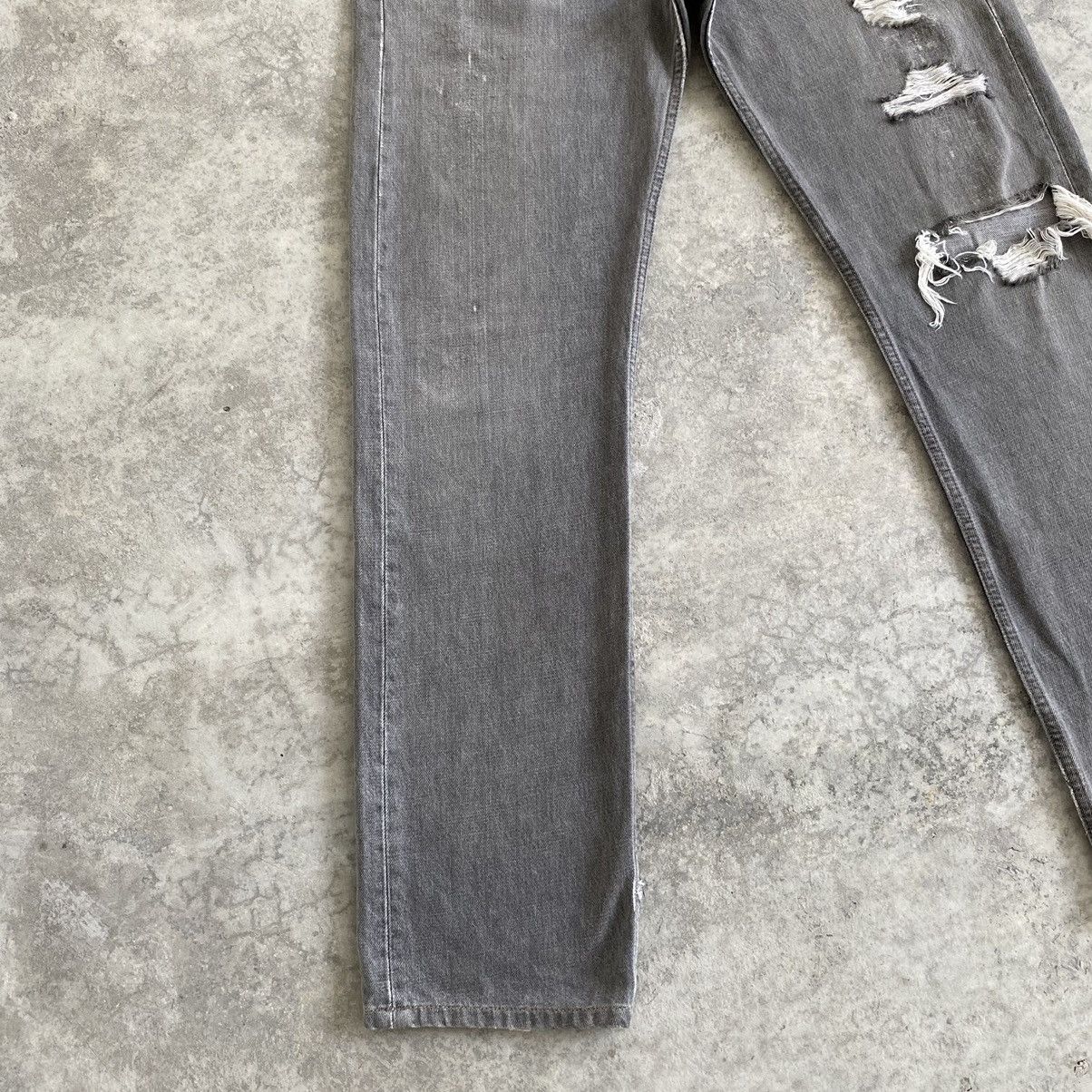 Levi's Vintage Late 90’s Levis 501 Ash Grey Distressed Jeans Size US 32 / EU 48 - 5 Thumbnail