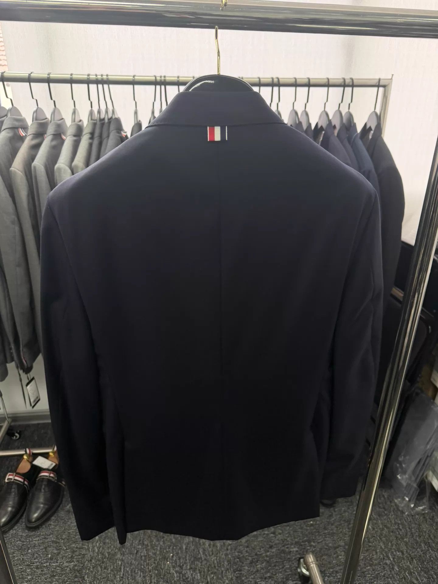 Thom Browne Thom Browne Men's Classic Navy Gold Button Suit Size3 Wool Size US L / EU 52-54 / 3 - 2 Thumbnail