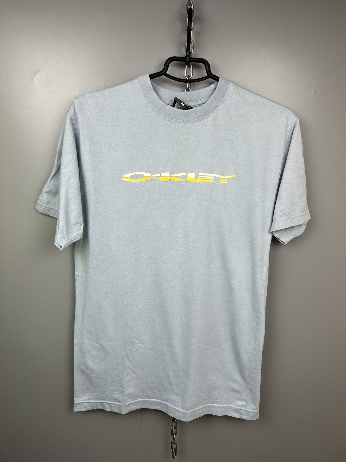 Vintage Vintage Y2K Oakley Logo Tee Size US M / EU 48-50 / 2 - 1 Thumbnail