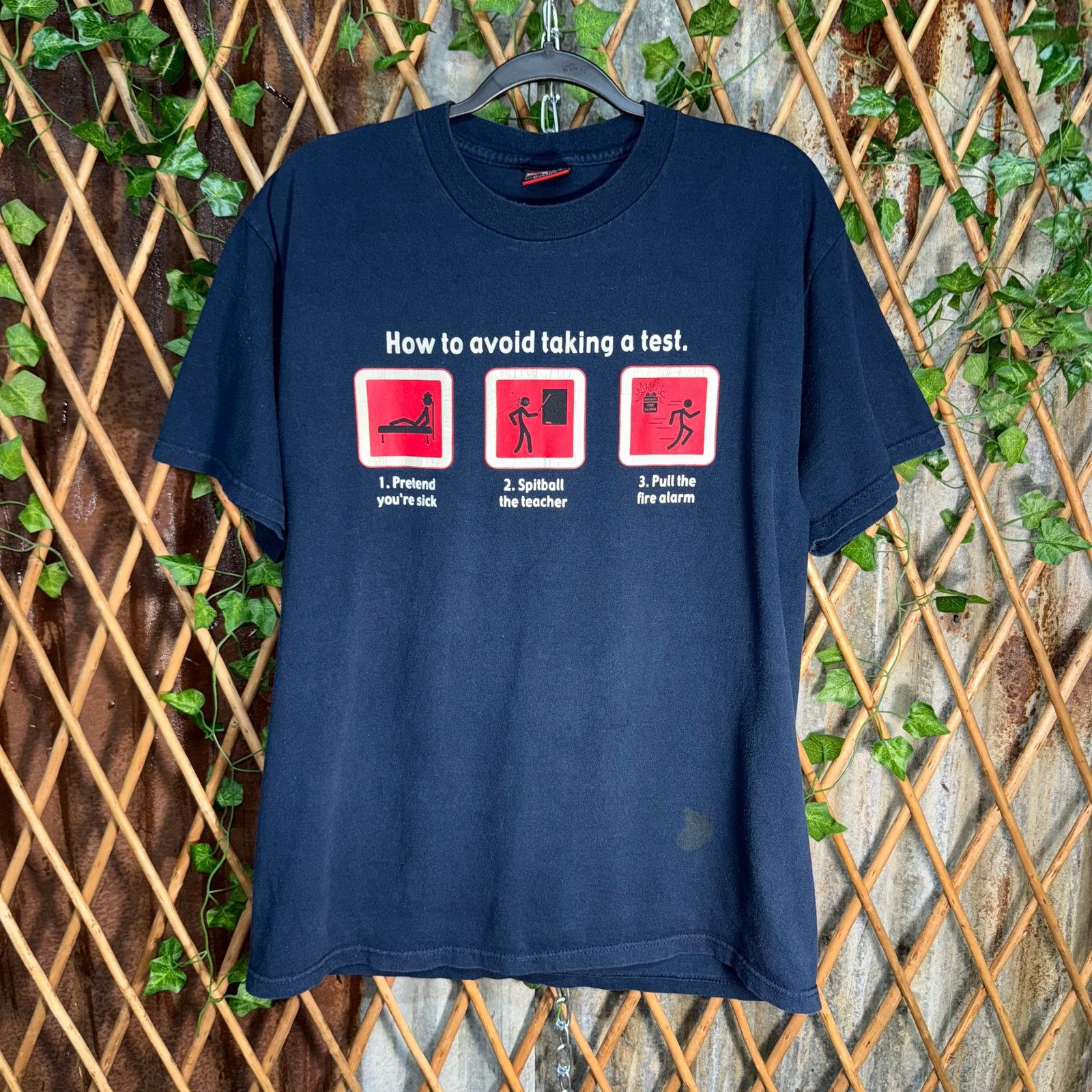 Vintage Vintage Y2K how to avoid taking a test instructions t-shirt Size US L / EU 52-54 / 3 - 1 Thumbnail