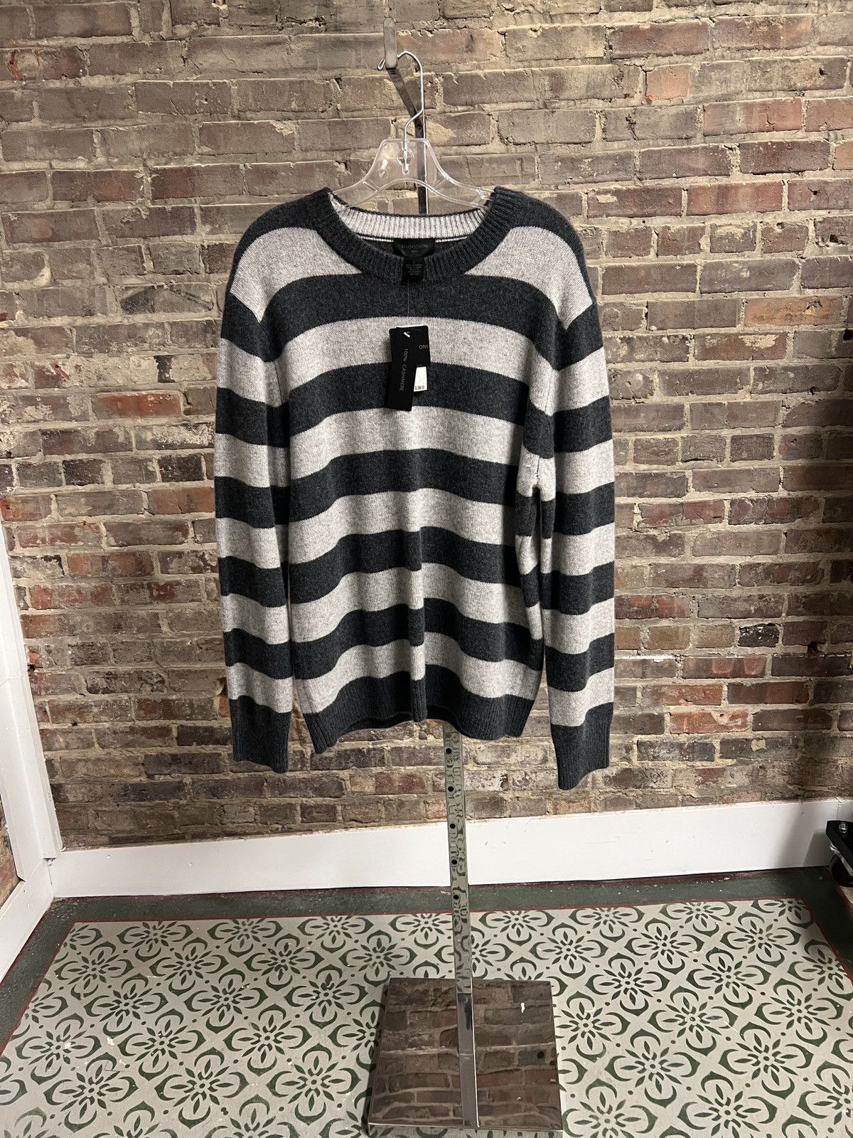 Magaschoni Crewneck Cashmere Sweater Size US L / EU 52-54 / 3 - 1 Thumbnail