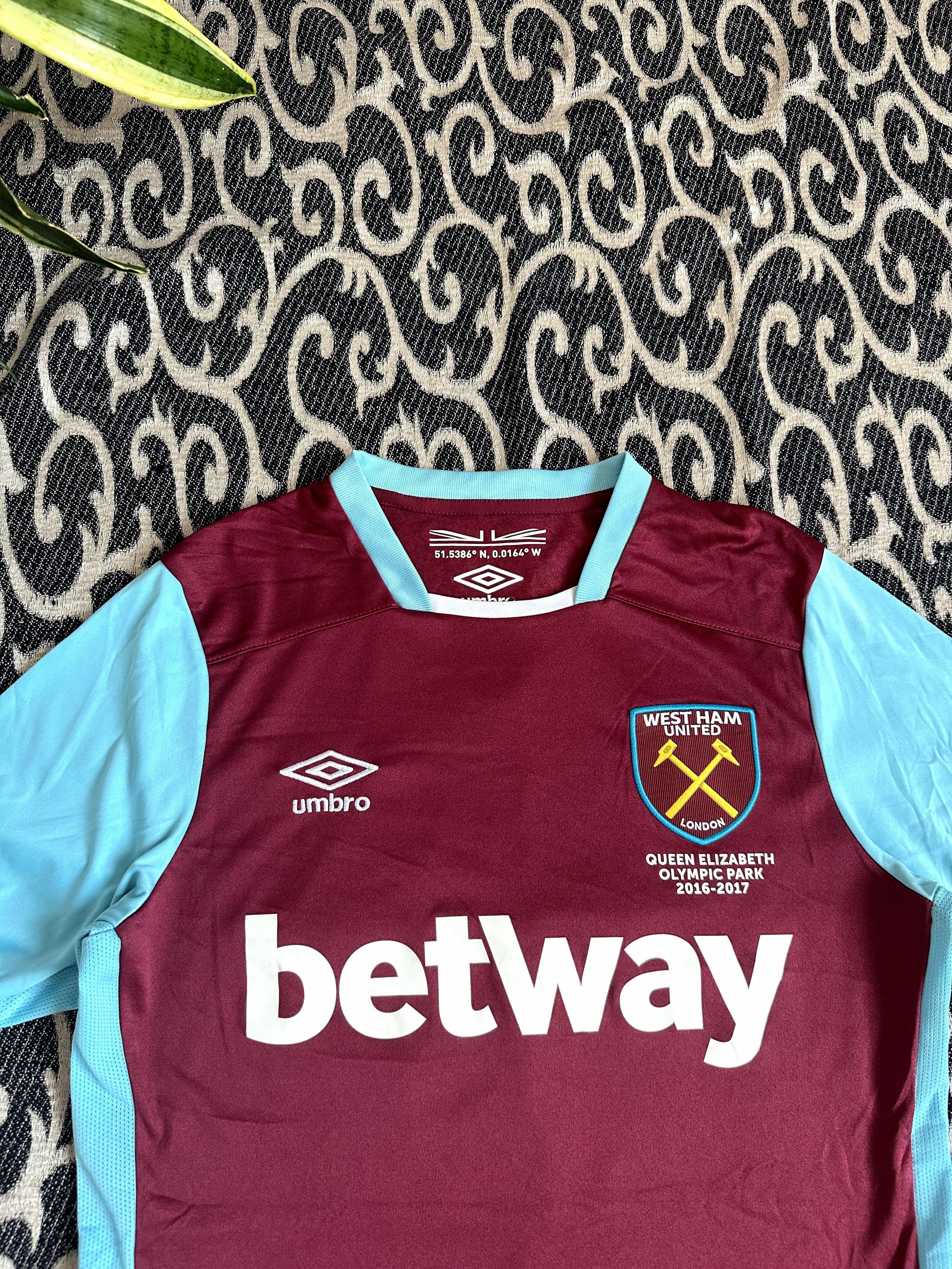 Umbro Umbro West Ham Football Jersey Size S Streetwear Size US S / EU 44-46 / 1 - 4 Thumbnail