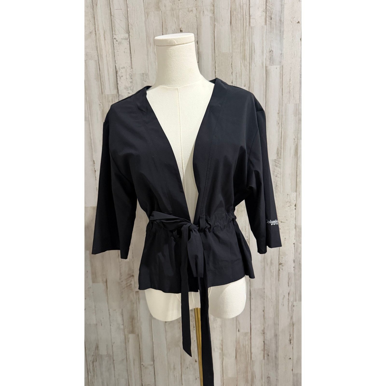 Columbia Columbia PFG Jacket Womens Petite Small Black Open Front Size S / US 4 / IT 40 - 3 Thumbnail