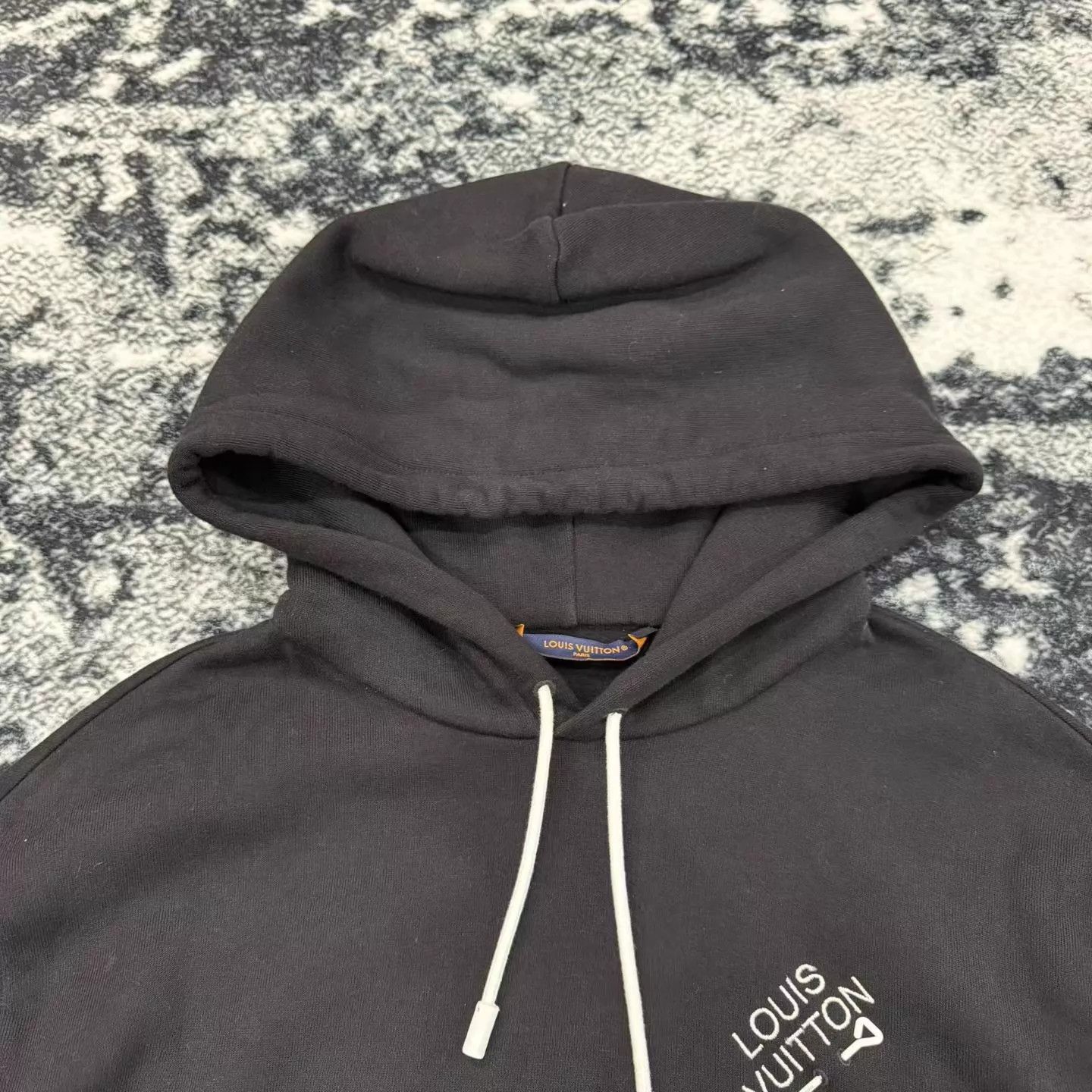 Louis Vuitton LV Pin Logo Embroidered Hoodie S Size US S / EU 44-46 / 1 - 2 Thumbnail