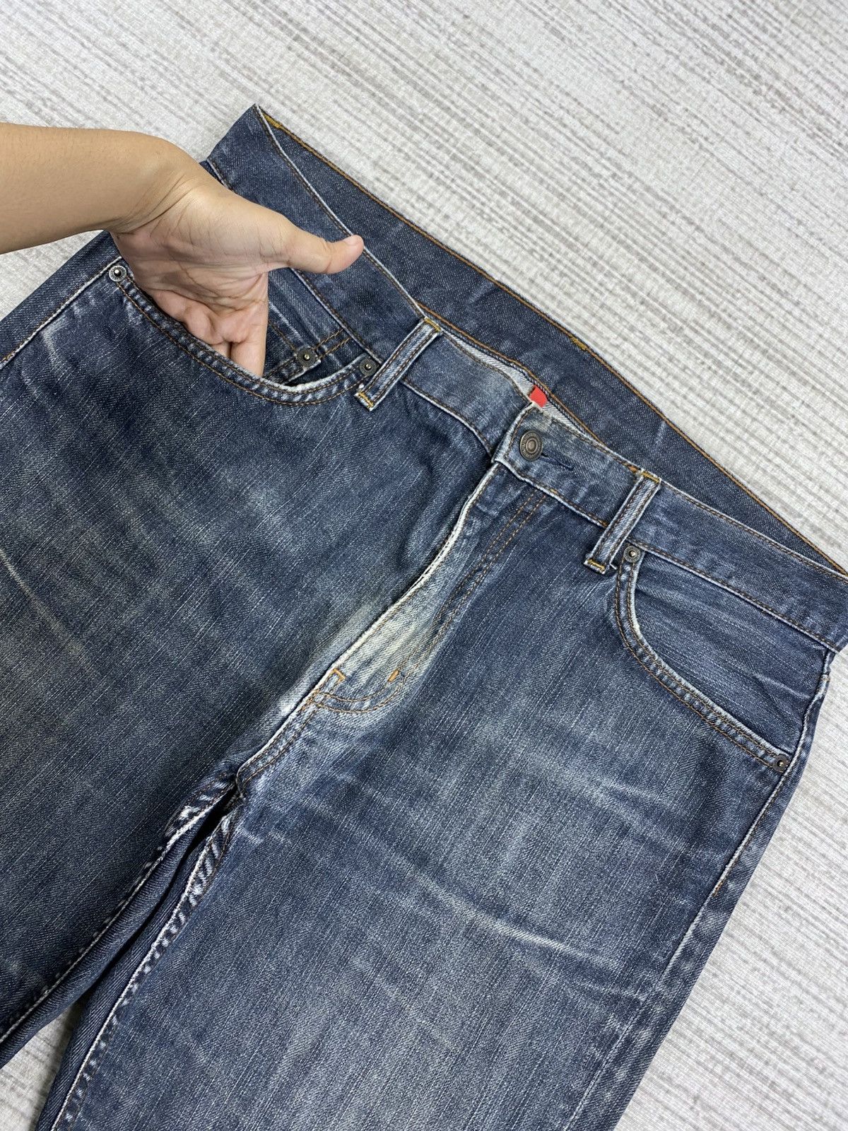 Japanese Brand × Uniqlo × Vintage Vintage Uniqlo Japan Regular Fit Straight Denim Jeans Size US 35 - 10 Thumbnail