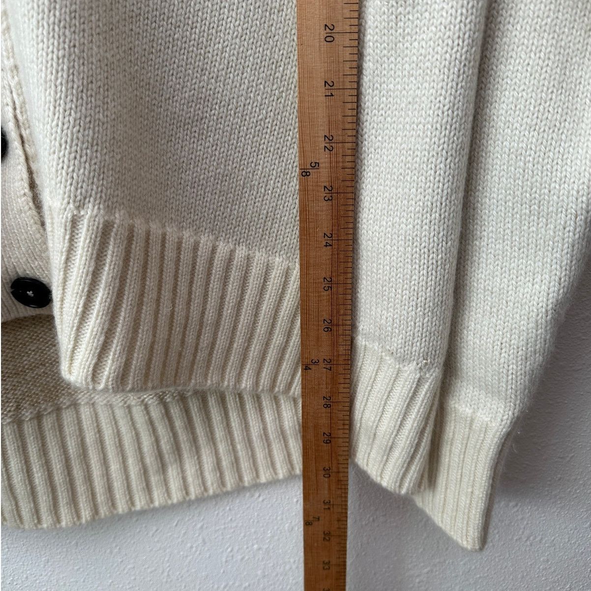 Jil Sander Jil Sander Cream V-Neck Button Long Sleeve Sweater 40 / 8 Size M / US 6-8 / IT 42-44 - 16 Thumbnail