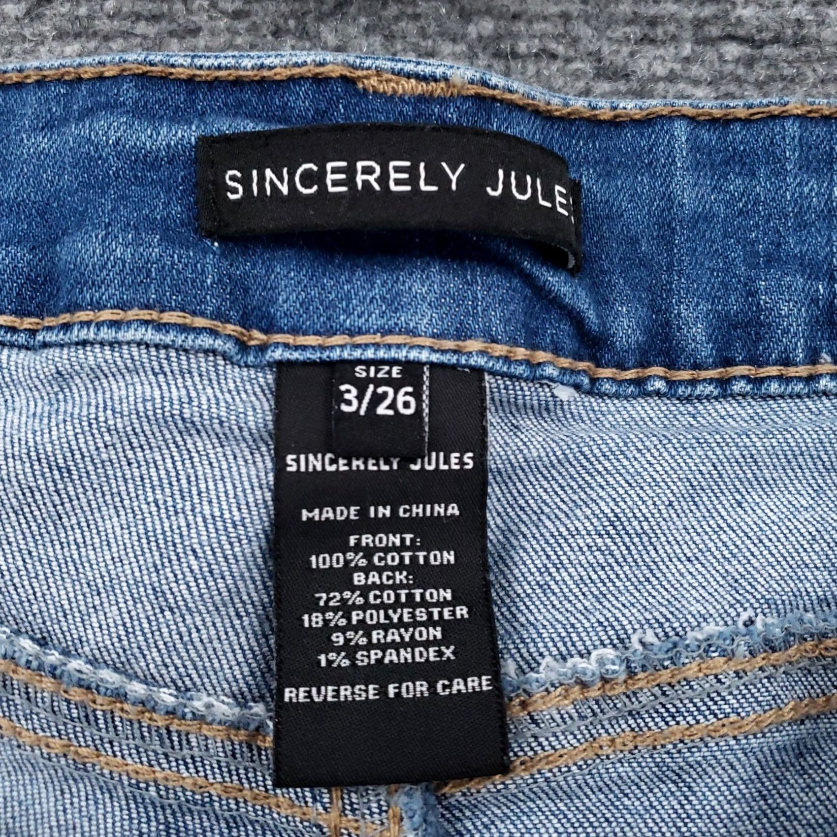 Vintage Sincerely Jules Shorts Womens 3/26 Denim Button Fly Hot Pants, Blue, Junior, 26in Waist, 3, Regular Fit Size 26" / US 2 / IT 38 - 4 Thumbnail