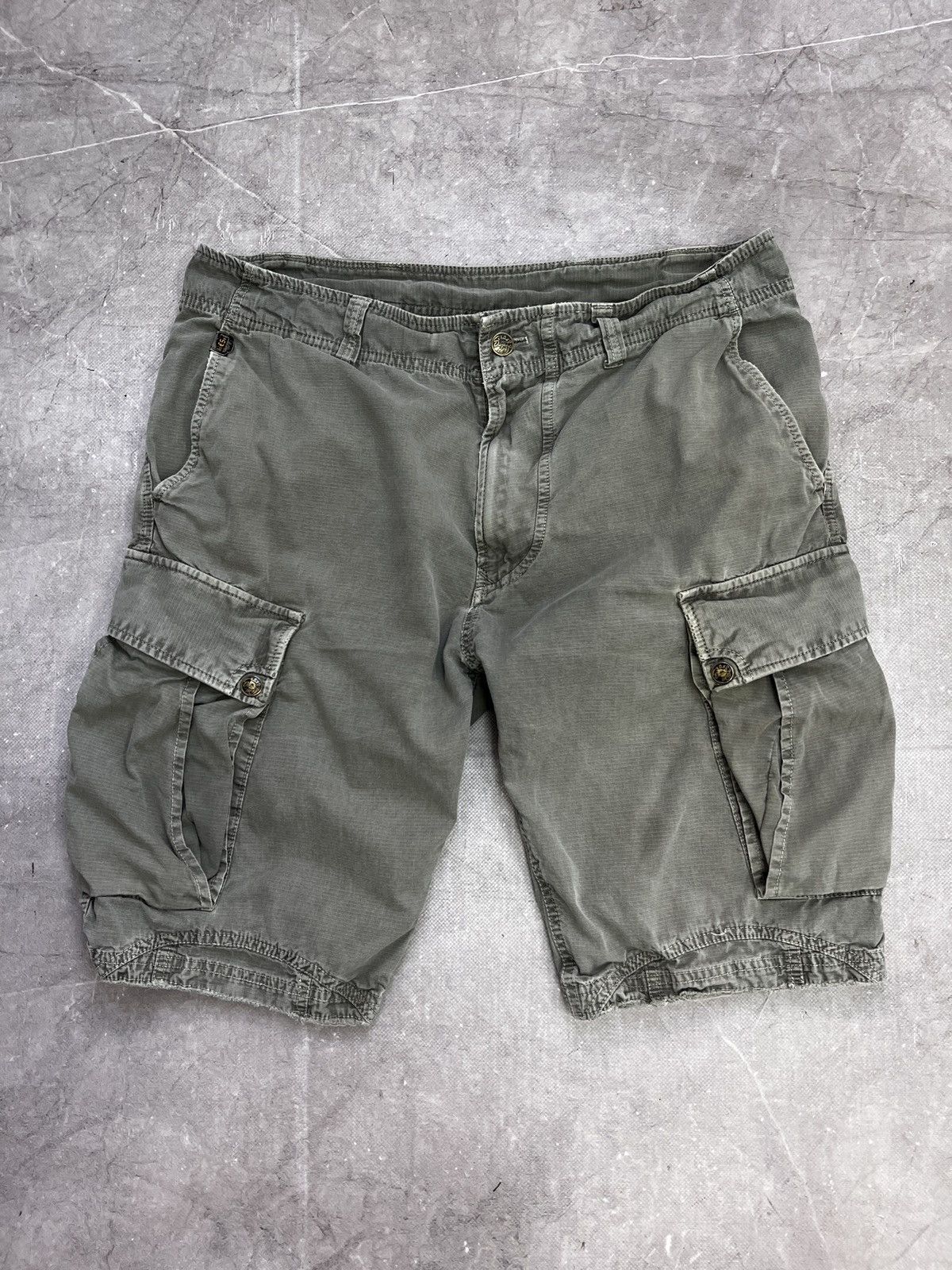 Diesel Diesel cargo distressed shorts cargo y2k hype japanese style Size US 32 / EU 48 - 1 Thumbnail
