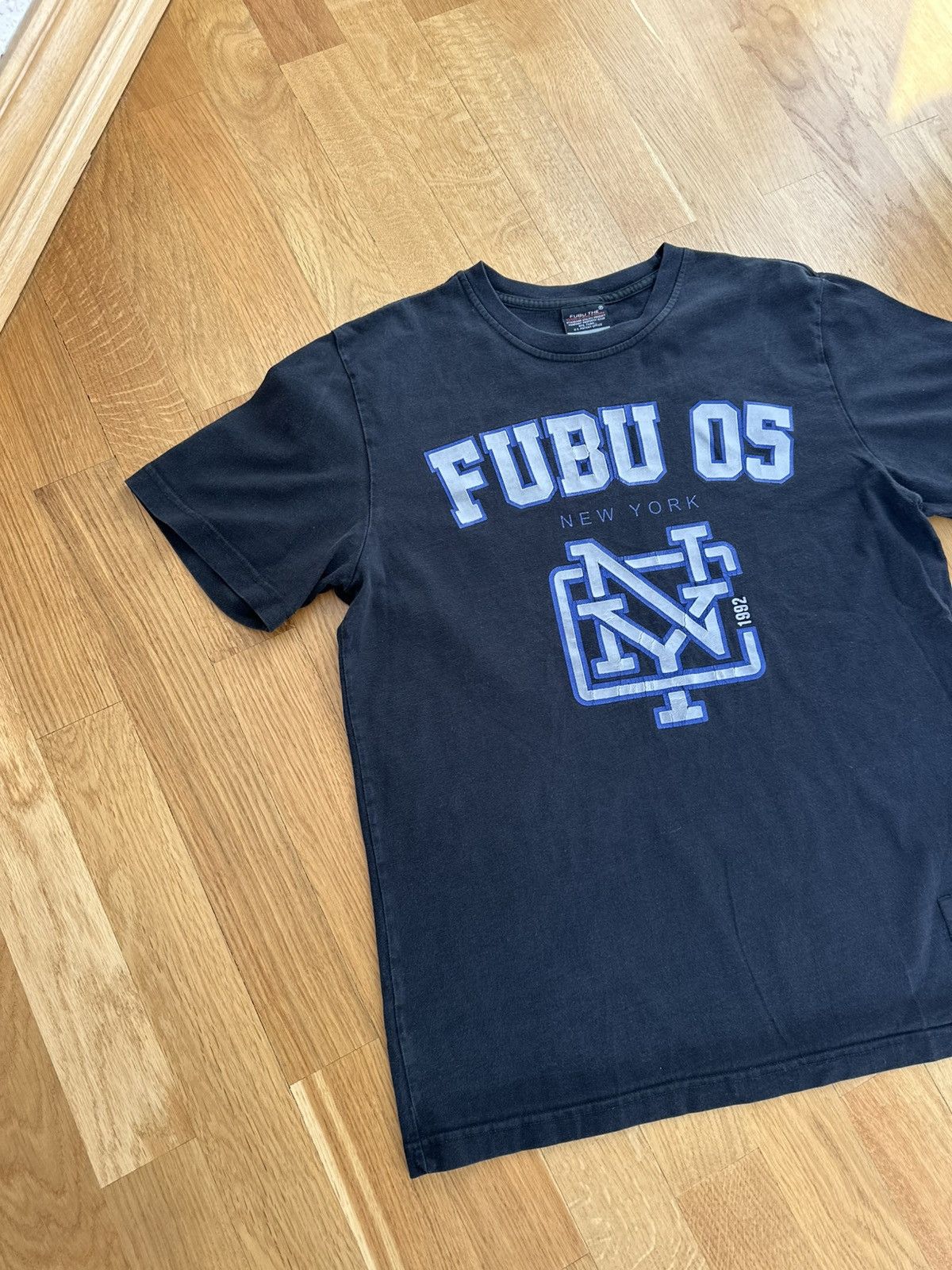 Fubu Vintage Fubu 05 New York T-shirt Logo Centre Black Size US L / EU 52-54 / 3 - 3 Thumbnail