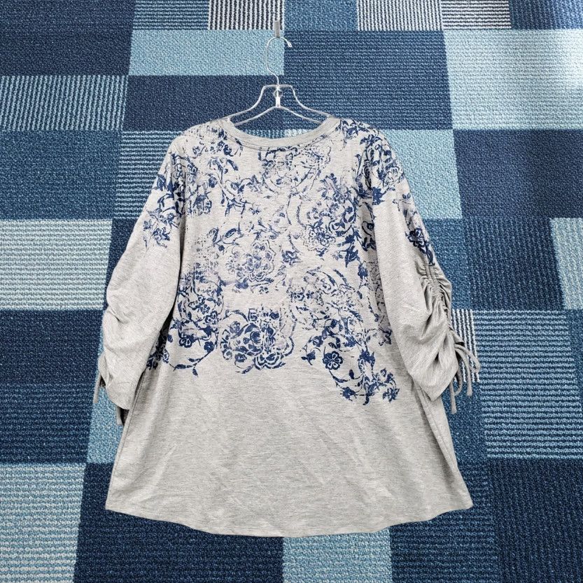 Vintage Sunday Top Womens 2X Plus Gray 3/4 Sleeve Ruched Stretch Pullover Tunic Floral Shirt Blouse Dressy Casual Womens Comfort Knit Satin Size XXL / US 16-18 / IT 52-54 - 1 Thumbnail
