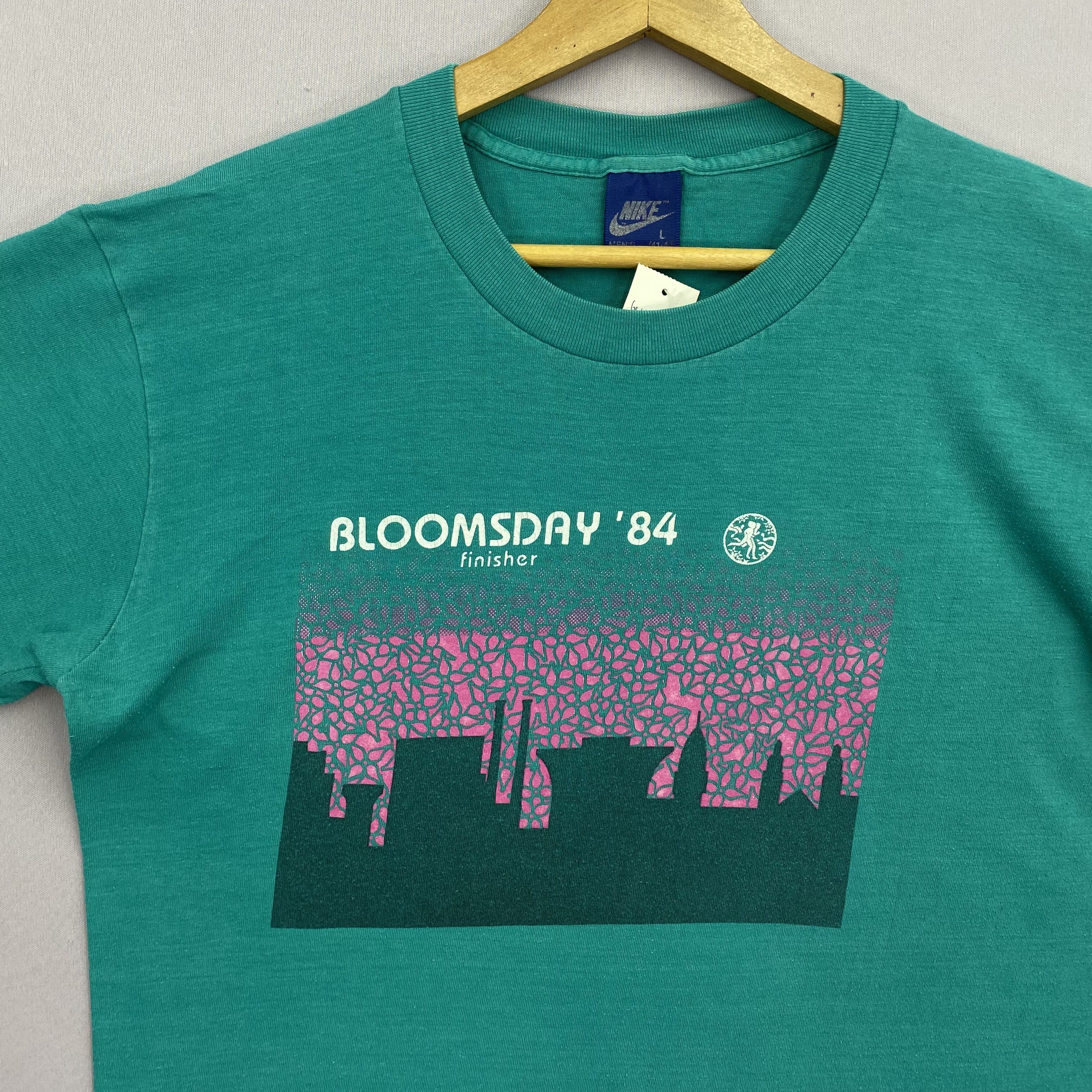 Nike Vintage 80s Nike Bloomsday T-Shirt Nike Swoosh 1984 Finisher Size US L / EU 52-54 / 3 - 2 Thumbnail