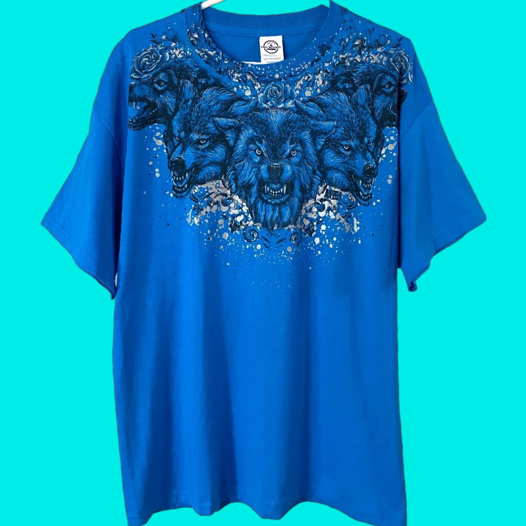 Delta VINTAGE Y2K Animal Planet Wolf Graphic T-Shirt Mens L Blue Metallic Splatter Tee Size US L / EU 52-54 / 3 - 1 Thumbnail