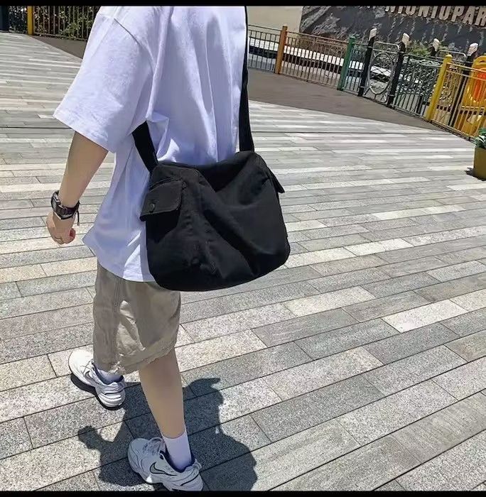 Japanese Brand Black Color Crossbody Shoulder Bags Size ONE SIZE - 4 Thumbnail