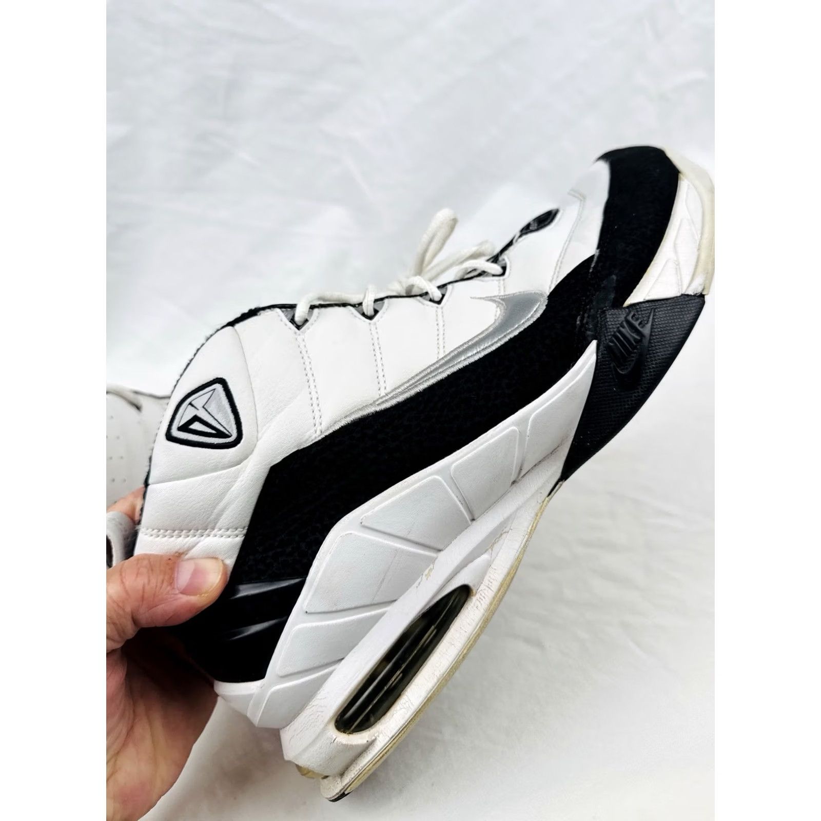 Nike VINTAGE Nike Air Max DT Diana Taurasi 2005 White Black Womens Sz 12 Read Size US 12 / IT 42 - 5 Thumbnail