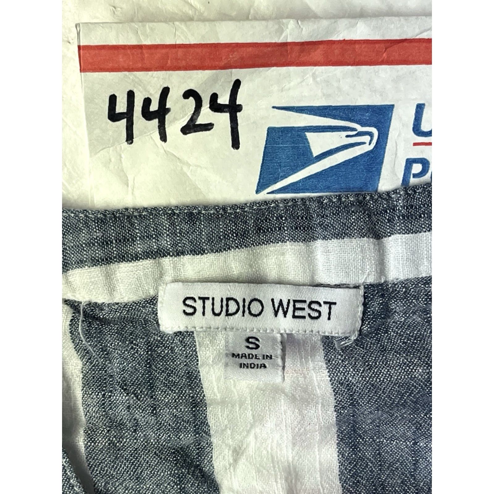 Vintage Studio West Blouse Top Womens S Gray White Striped High Low Slit V Neck Size S / US 4 / IT 40 - 8 Thumbnail