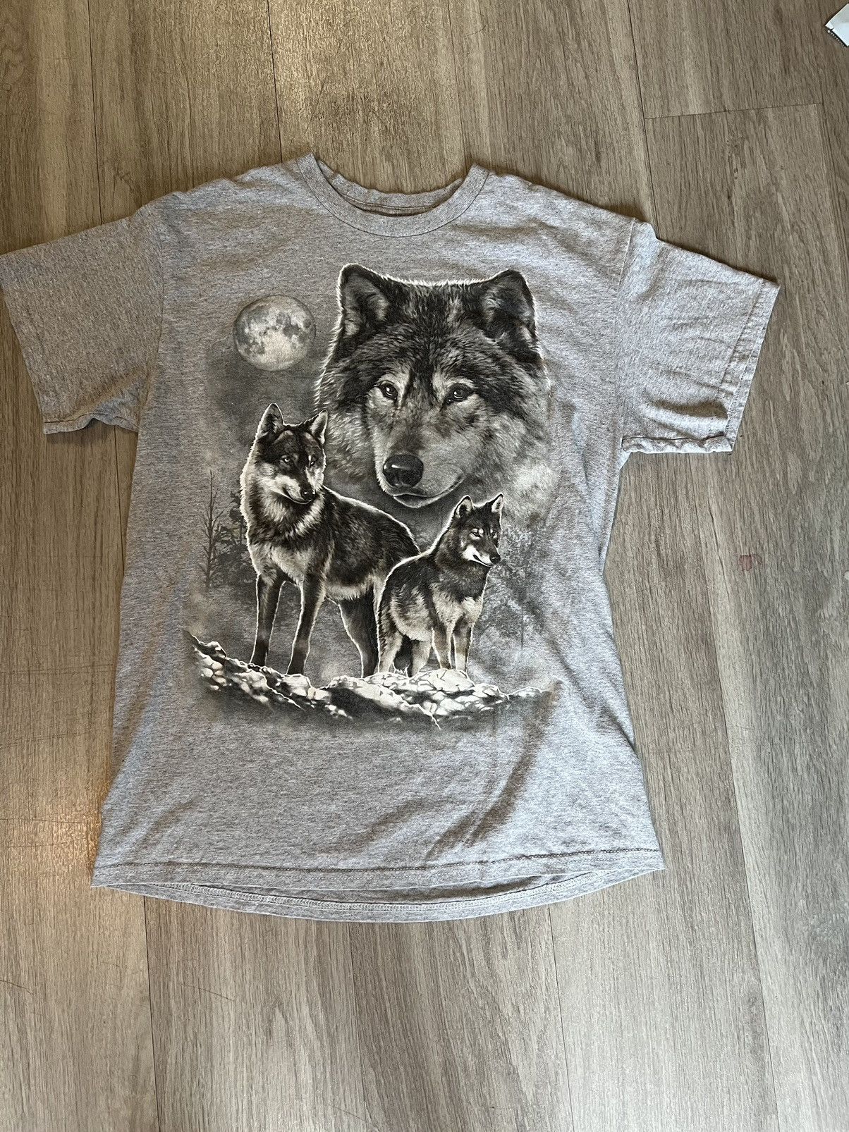 Other Y2K gray wolf shirt Size US M / EU 48-50 / 2 - 2 Thumbnail