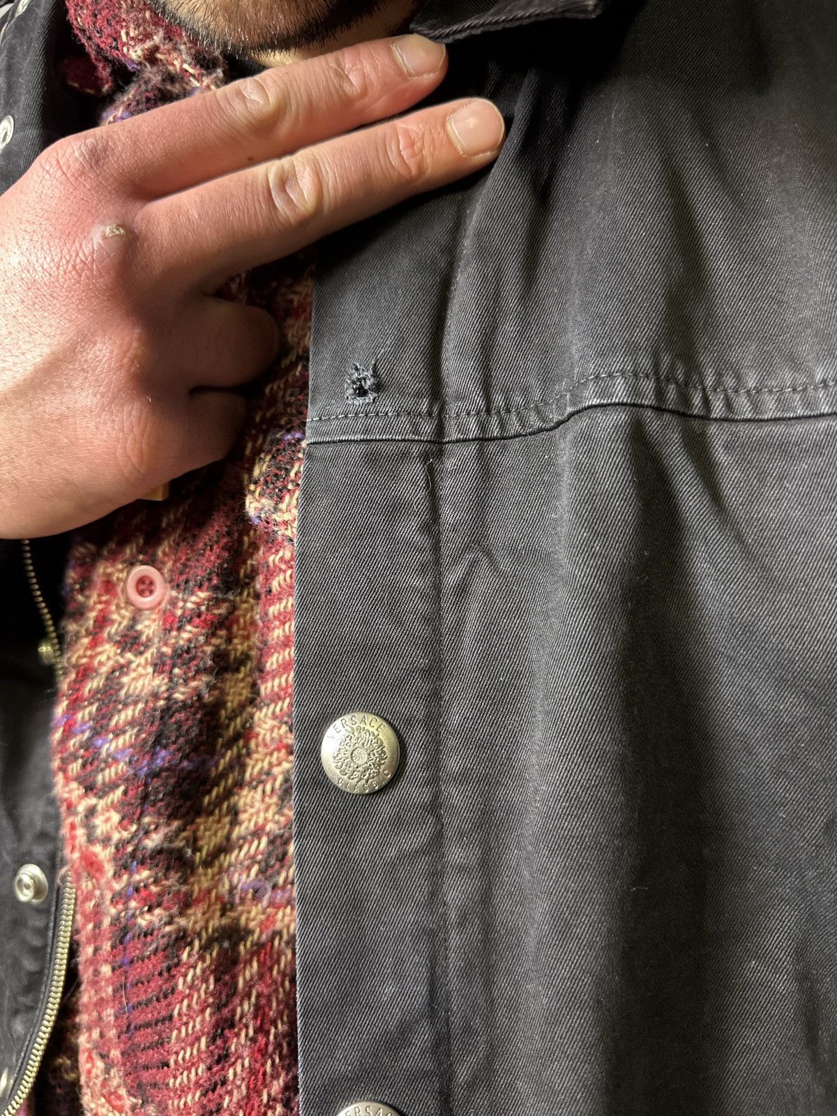 Versace × Vintage Vintage 90s Versace Classic V2 Black Trucker Jacket Size US L / EU 52-54 / 3 - 4 Thumbnail