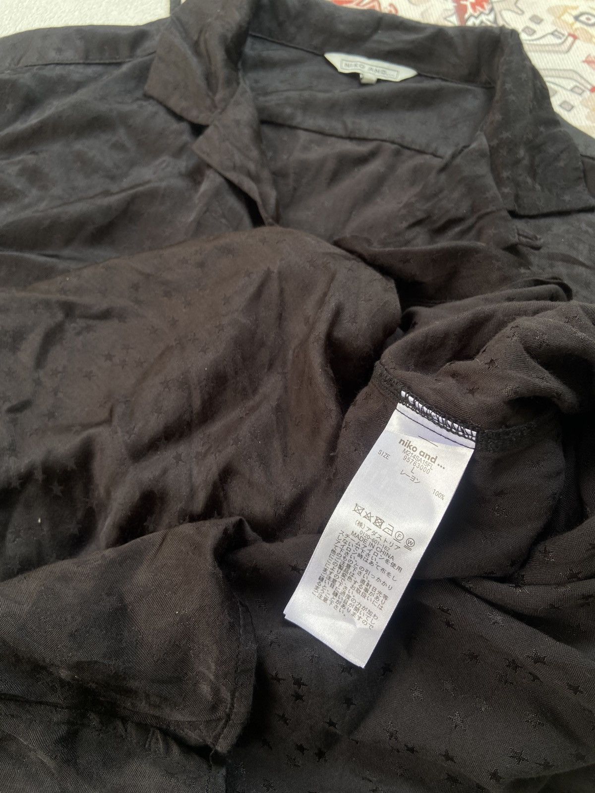 Japanese Brand Niko and .... Silk star pattern black shirt Hysteric Size US L / EU 52-54 / 3 - 4 Thumbnail