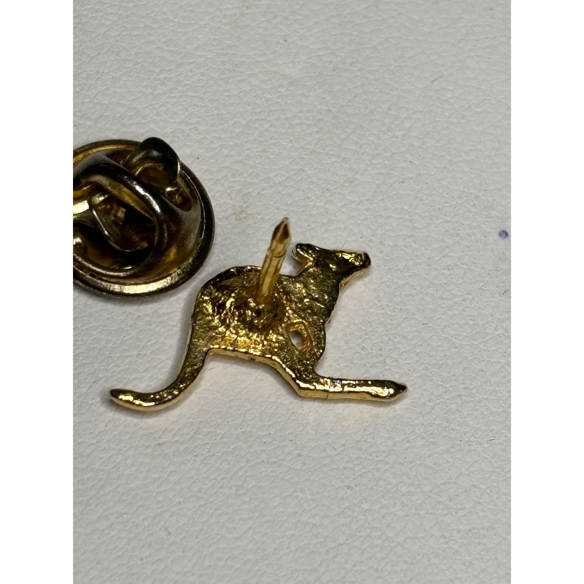 Other Gold-Tone Kangaroo Lapel Pin Size ONE SIZE - 4 Thumbnail