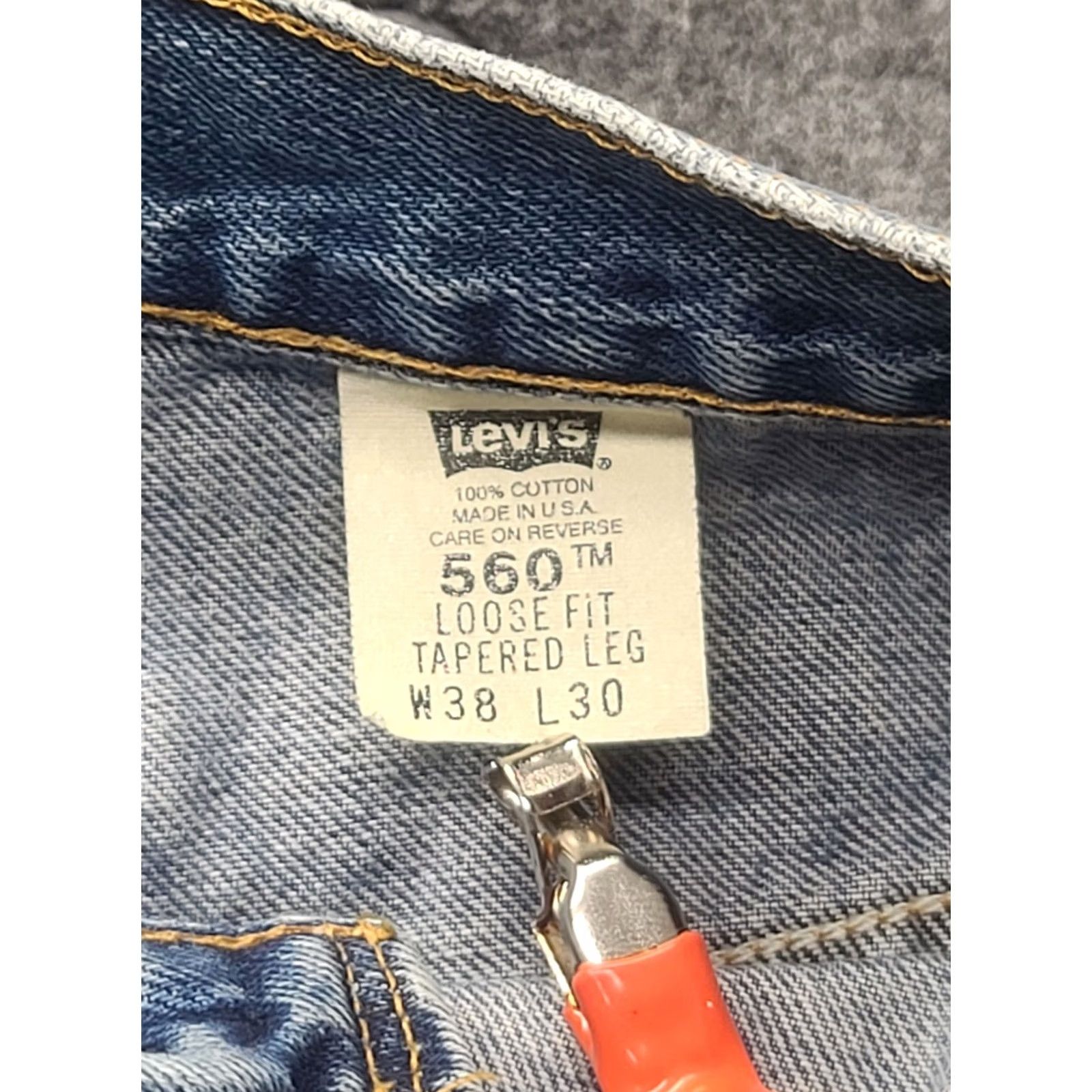 Levi's VINTAGE Levi's 560 Jeans Mens 38x30 Light Wash Distressed Tapered 5-Pocket Denim Blue 90s Grunge USA Levi's 500 Series Boys Mens? Size US 38 / EU 54 - 2 Thumbnail