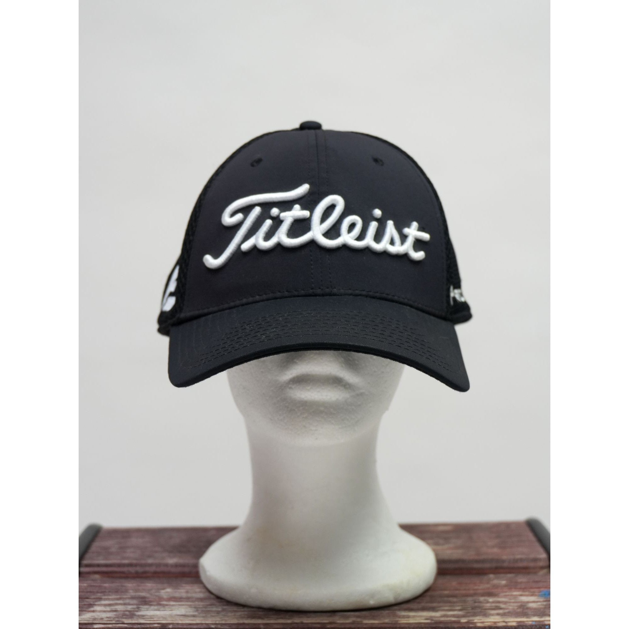 Titleist Titliest Fj Pro V1 Golf Hat Size ONE SIZE - 1 Thumbnail