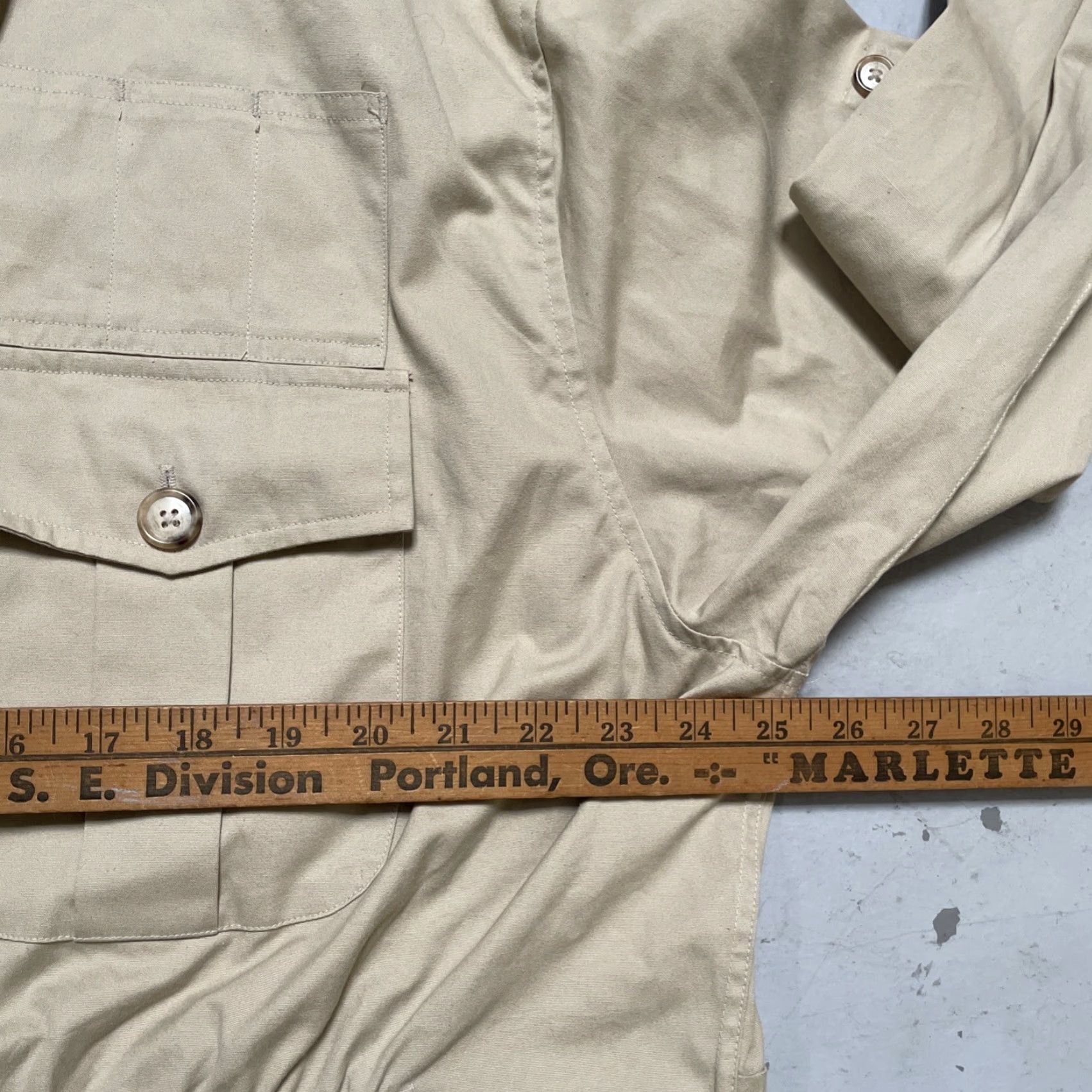 Abercrombie & Fitch VINTAGE Abercrombie & Fitch Safari Hunting Outdoor Fishing Travel Jacket XL Beige Unisex Adults NWT 70s 80s Military Year theme NOS Deadstock Leather? Size US XL / EU 56 / 4 - 4 Thumbnail