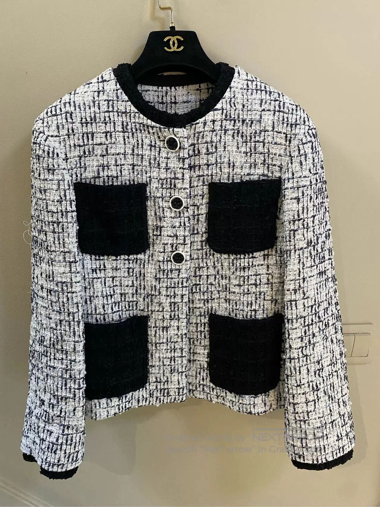 Chanel Chanel 2022 Black and White Four-Pocket Tweed Jacket. Size US XS / EU 42 / 0 - 1 Thumbnail