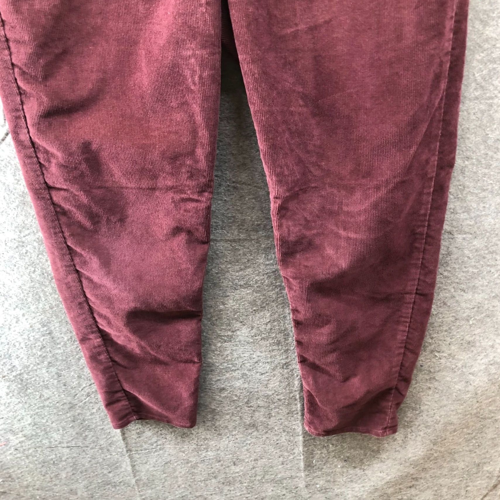 Levi's Levi's High Waisted Mom Jean Womens 32x29 Corduroy Burgundy Stretch Jeans Pants 5-Pocket Regular Size 24" / US 00 / IT 34 - 4 Thumbnail