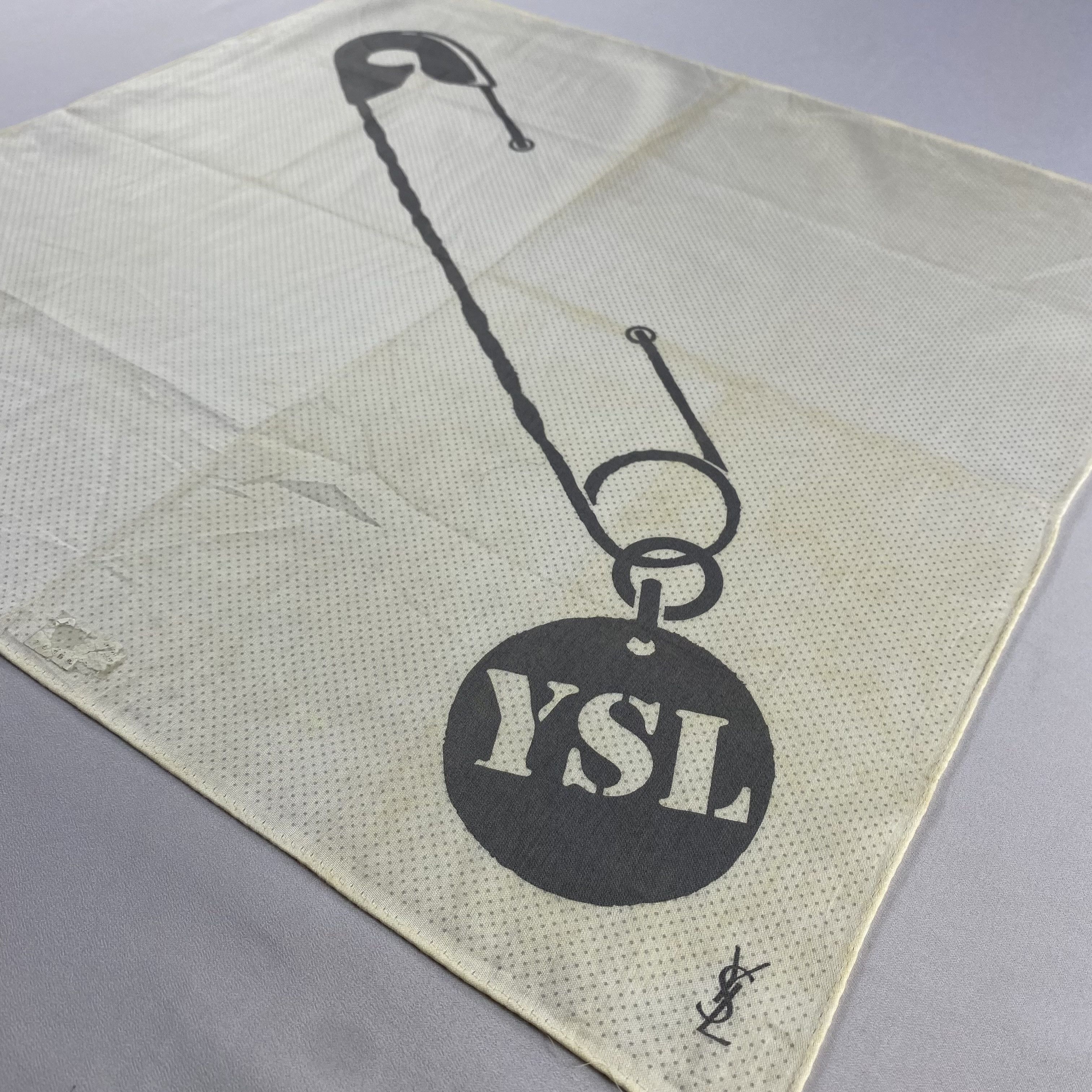 Vintage × Yves Saint Laurent Yves Saint Laurent Neckerchief / Handkerchief-P1911 Size ONE SIZE - 2 Thumbnail