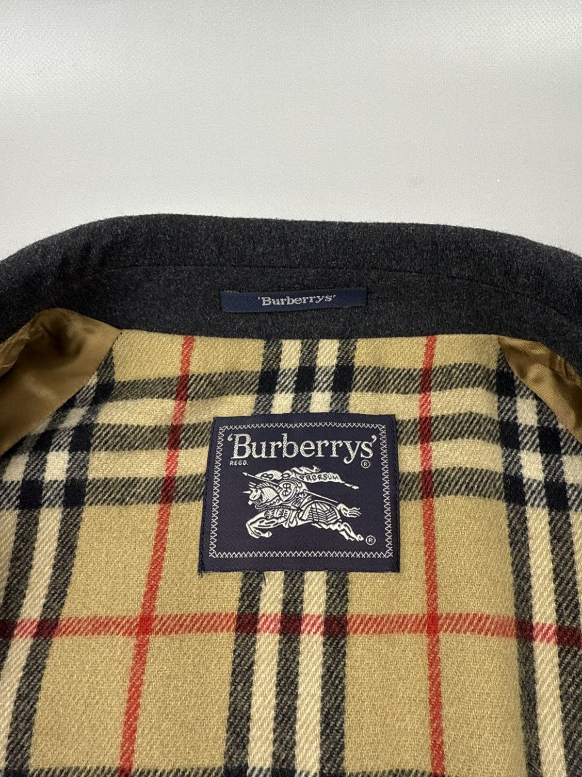 Burberry Burberry heavy coat black & grey Size US M / EU 48-50 / 2 - 16 Thumbnail