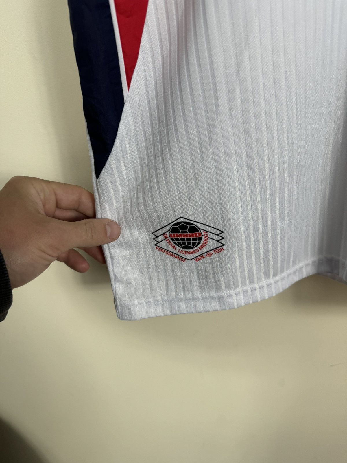 Umbro England Vintage 1998 Umbro Rare Jersey Reissue Size US L / EU 52-54 / 3 - 4 Thumbnail