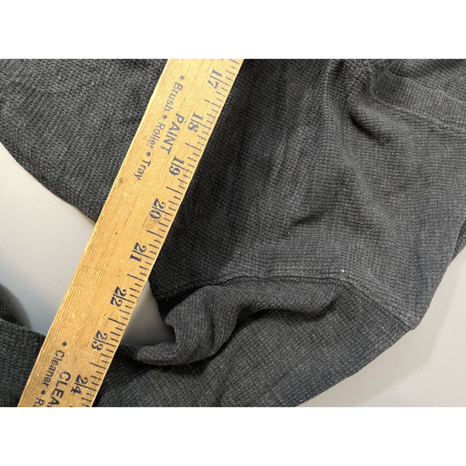 Victoria's Secret Victoria's Secret Gray Long Sleeve T-Shirt Womens S V-Neck Pullover Classic Fit Size S / US 4 / IT 40 - 5 Thumbnail