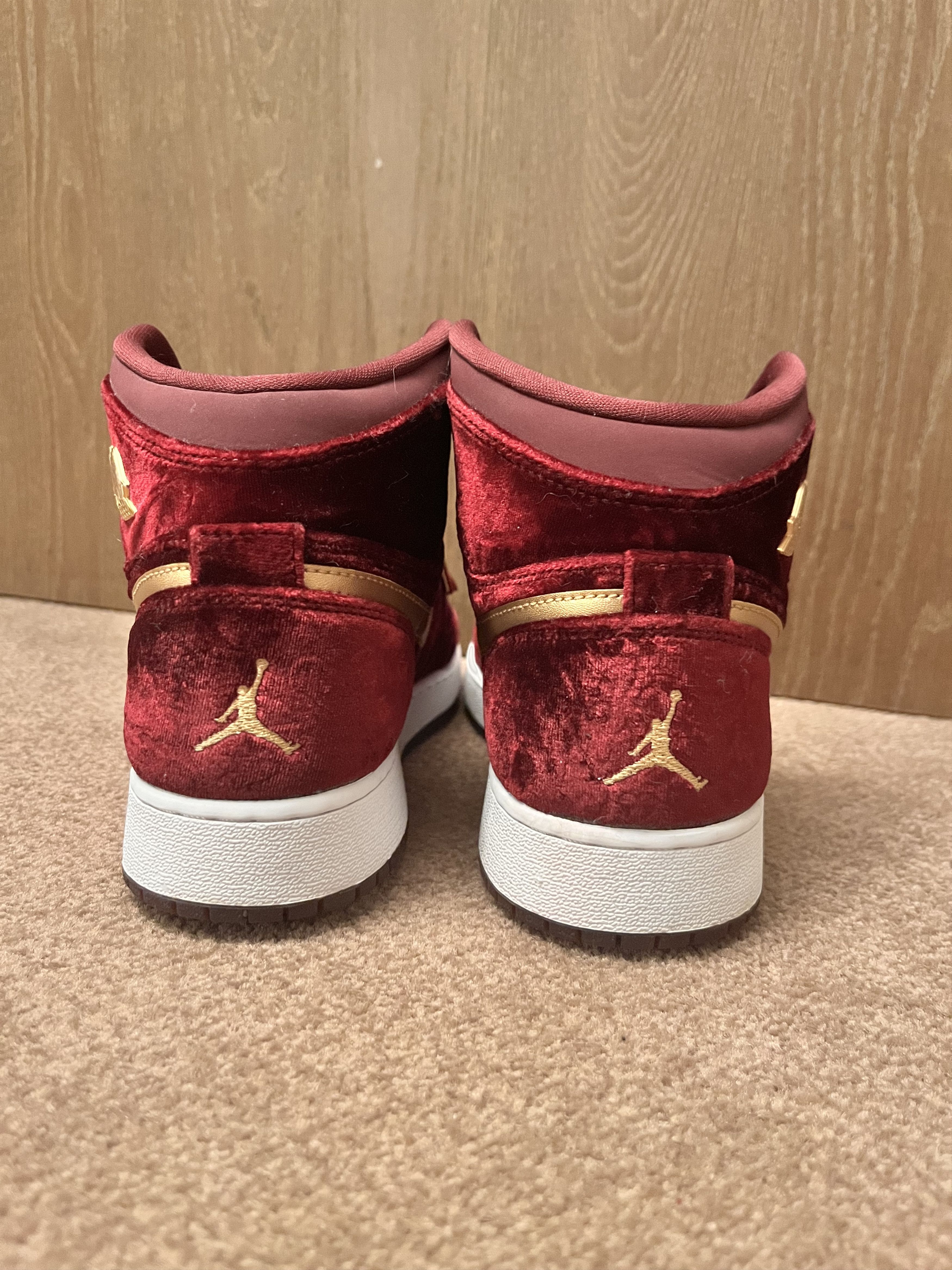 Nike Jordan 1 Retro Heiress Night Maroon Size US 9 / EU 42 - 6 Thumbnail
