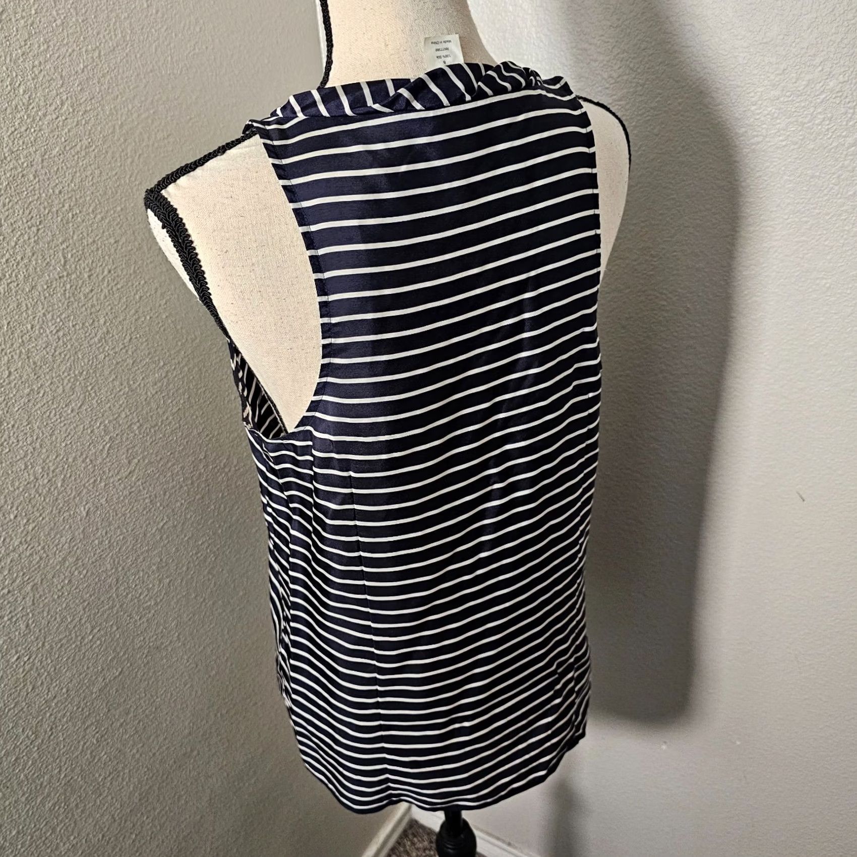 J.Crew J. Crew Silk Sleeveless Blue Striped Shirt Top Women Size 8 Beach Lightweight Top Blouse Bow Vacay Boat Neck Tie Pattern Striped Silk Regular Womens Size M / US 6-8 / IT 42-44 - 3 Thumbnail
