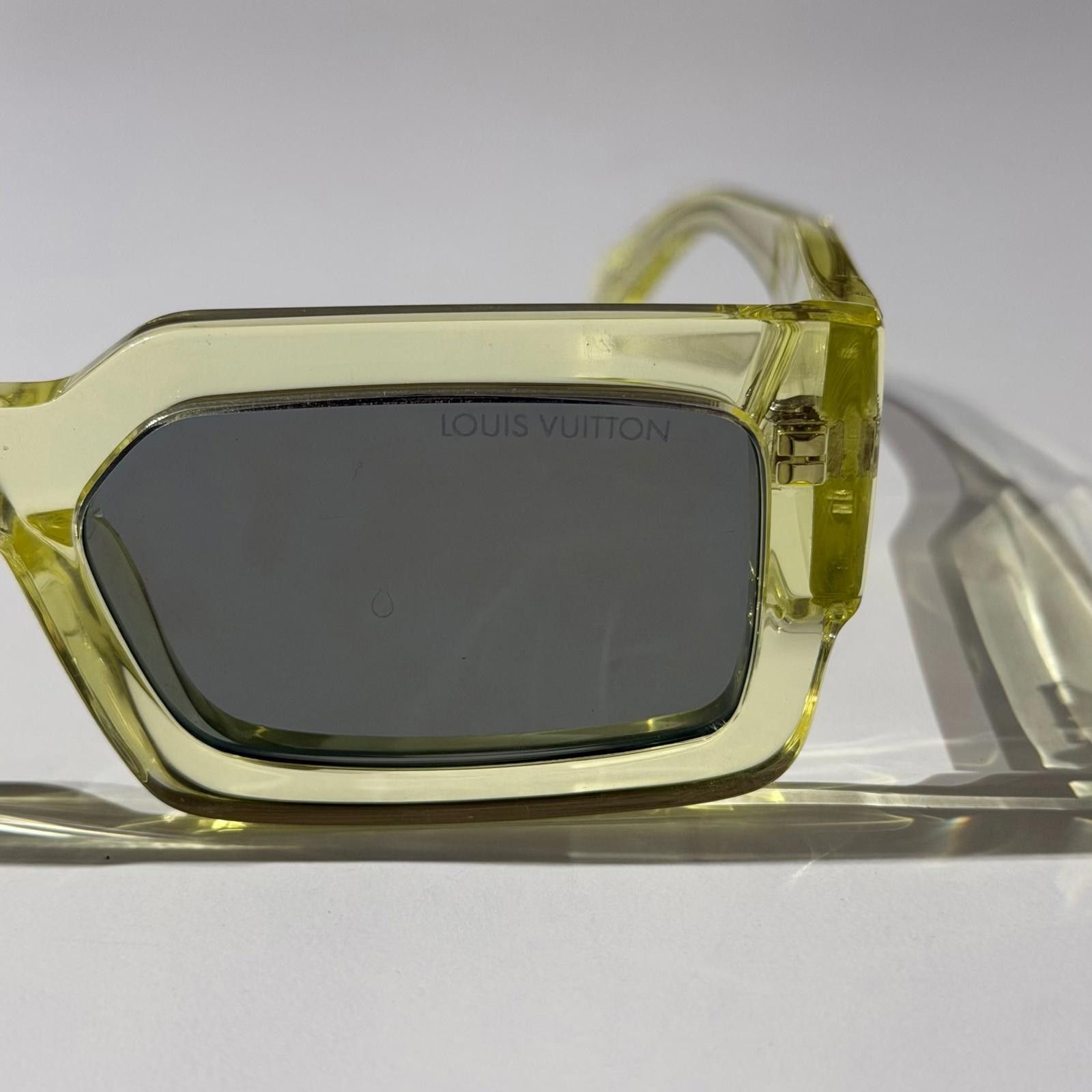 Louis Vuitton Louis Vuitton Rectangular Sunglasses Size ONE SIZE - 9 Thumbnail