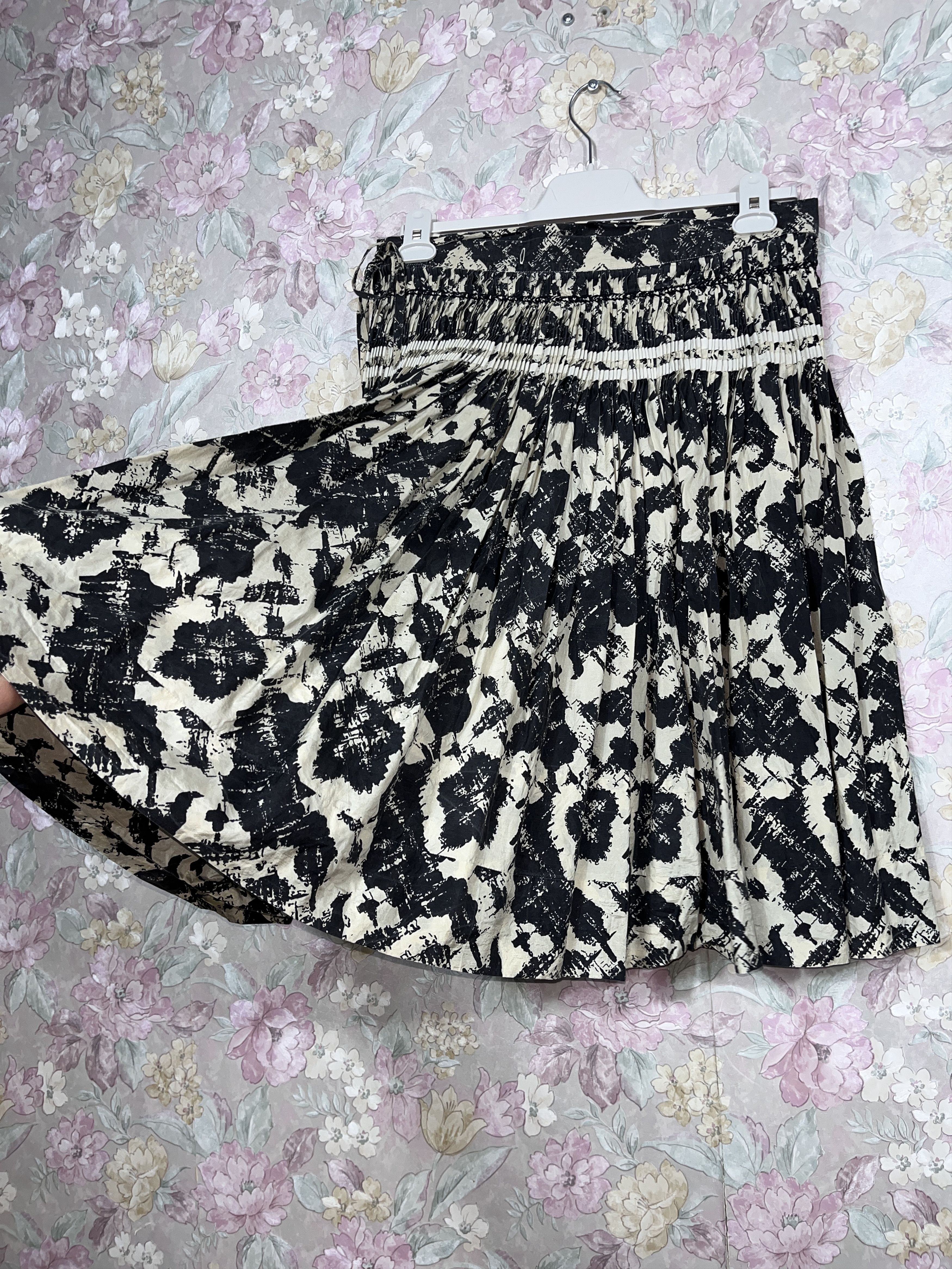 Dries Van Noten Rare Dries Van Noten Silk Skirt Size Medium Japanese Size 28" / US 6 / IT 42 - 4 Thumbnail