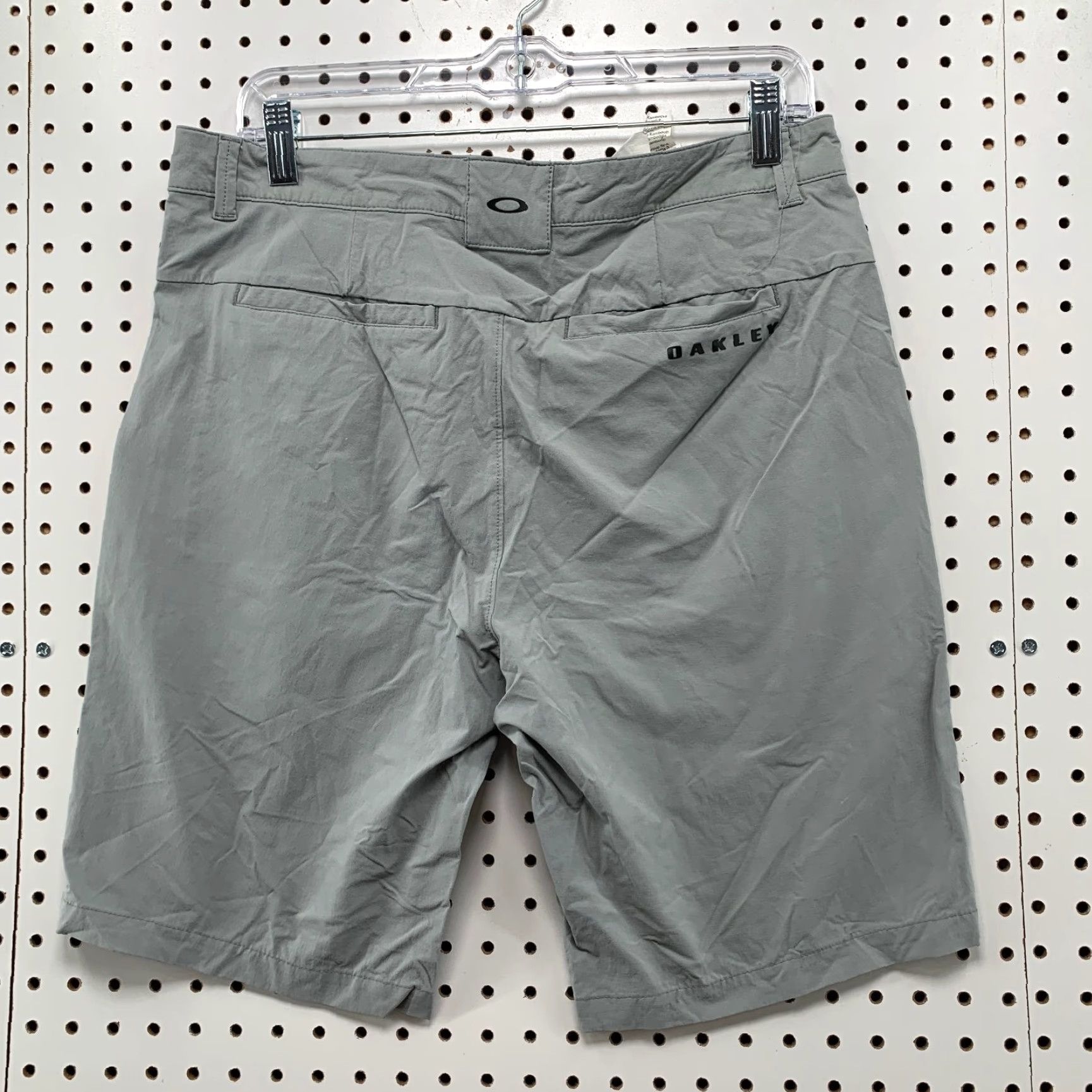 Oakley Oakley Golf Chino Shorts Mens 32x9.5 Gray Stretch Active Preppy Size US 32 / EU 48 - 2 Thumbnail