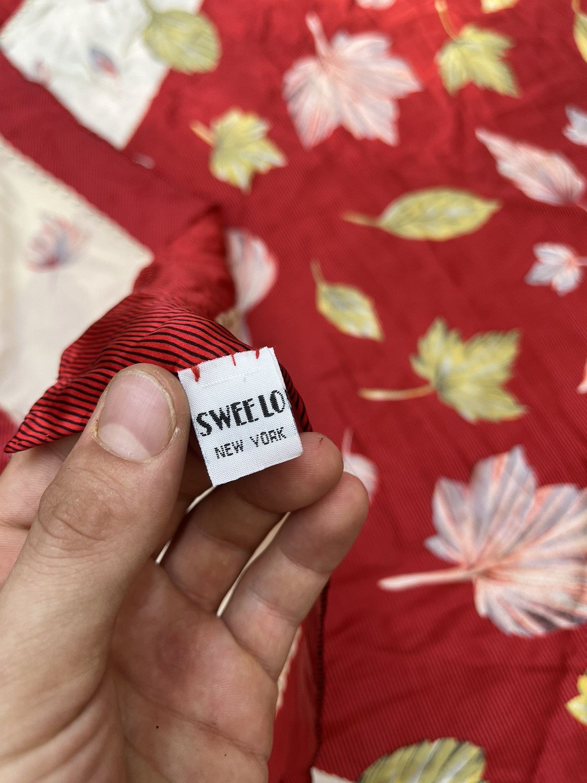 Designer × SikSilk × Vintage Vintage Handrolled Silk Scarf Size ONE SIZE - 3 Thumbnail