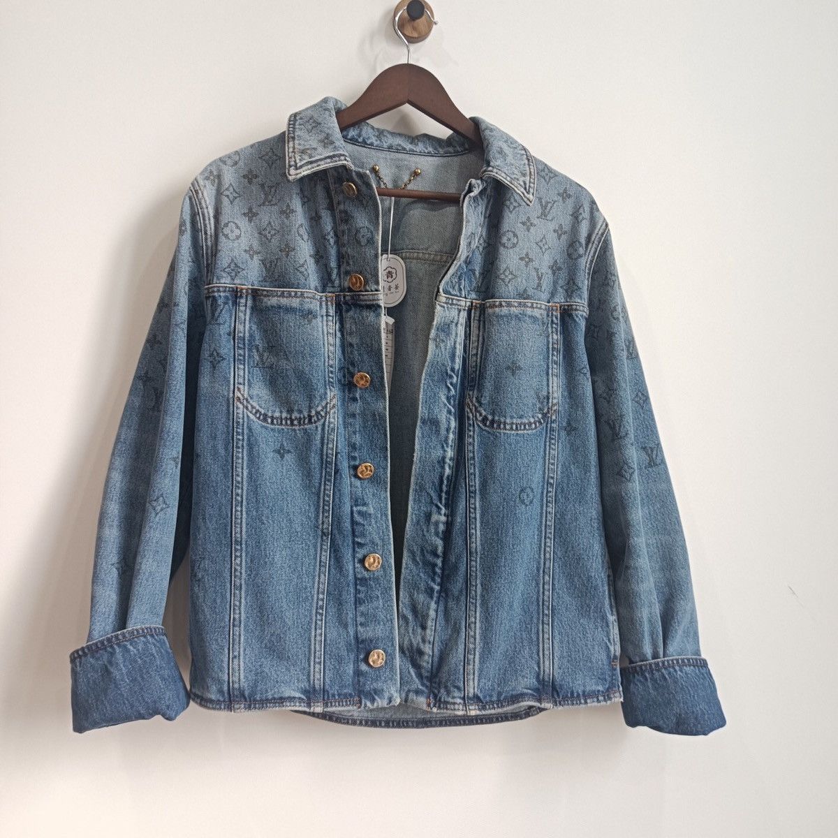 Louis Vuitton Louis Vuitton LV blue logo vintage lapel denim jacket Size US S / EU 44-46 / 1 - 1 Thumbnail